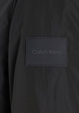 Calvin Klein Bomberjacke mit CK-Logobadge am Ärmel