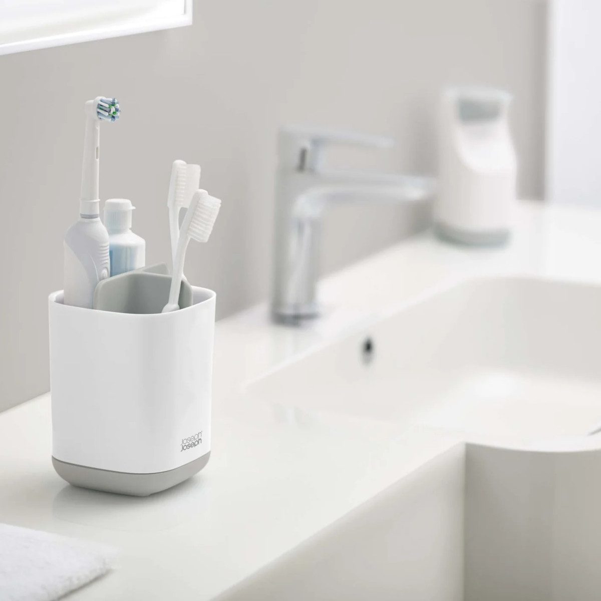 Joseph Joseph Zahnputzbecher Zahnbürstenhalter EasyStore grau-weiß, günstig online kaufen