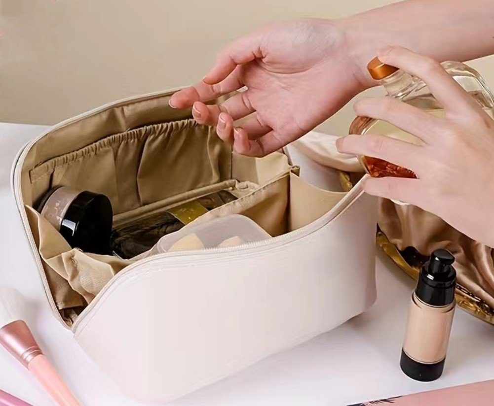 Nur Online 75 Kosmetiktasche Kosmetiktaschen Tragbar Umfangsreich Kapazität Reise Make-up Tasche, PU Leder, Schlichter Optik Tragbarer Make-up Tasche