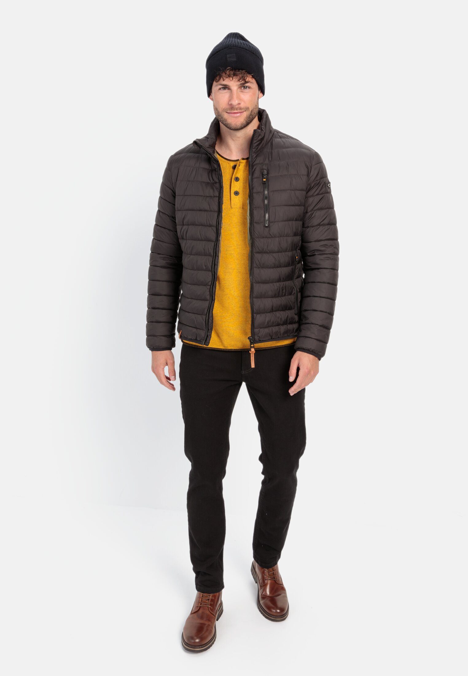camel active Blouson ohne Daune aus recyceltem Polyester Markenlabel
