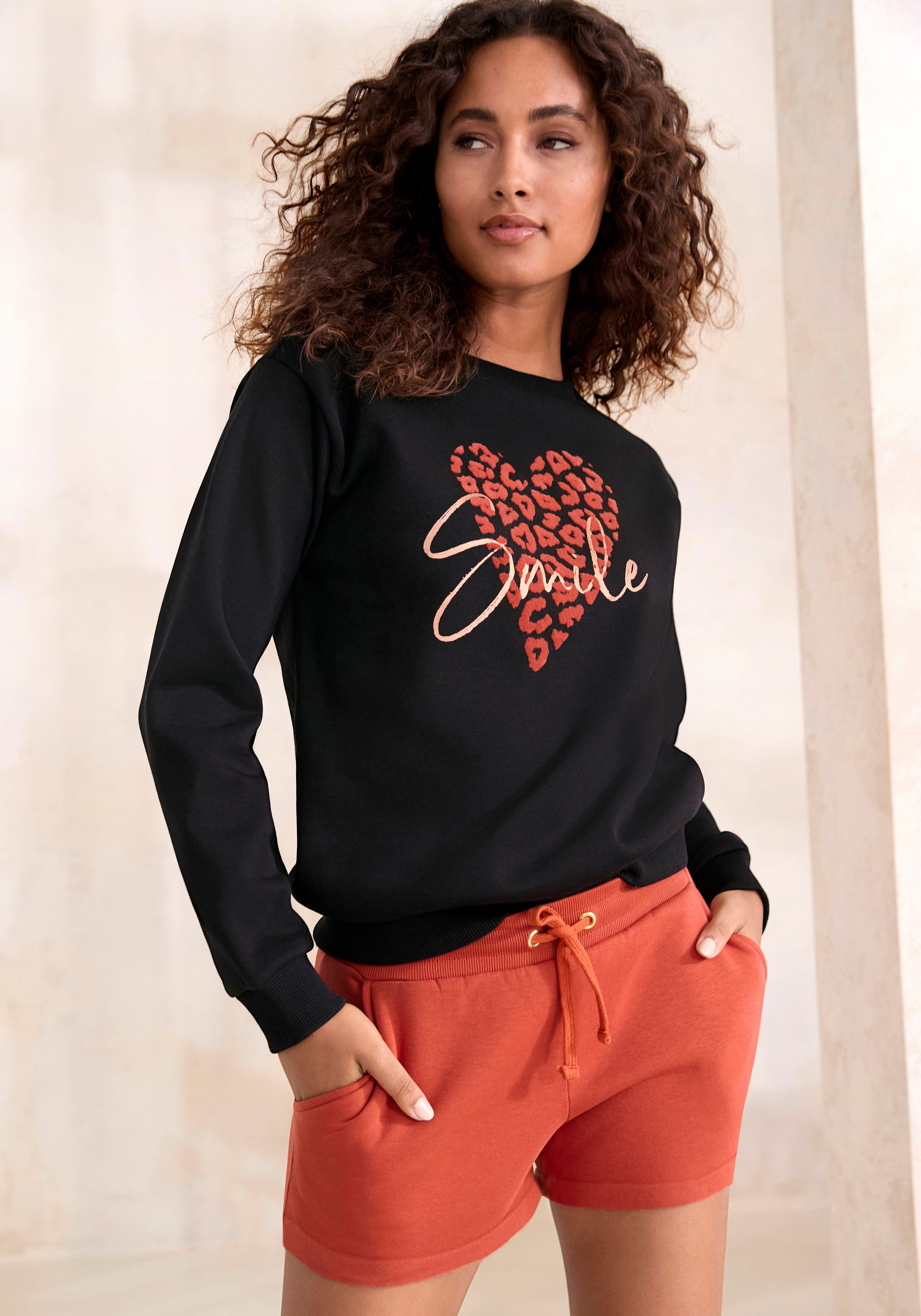 Sweatshirt