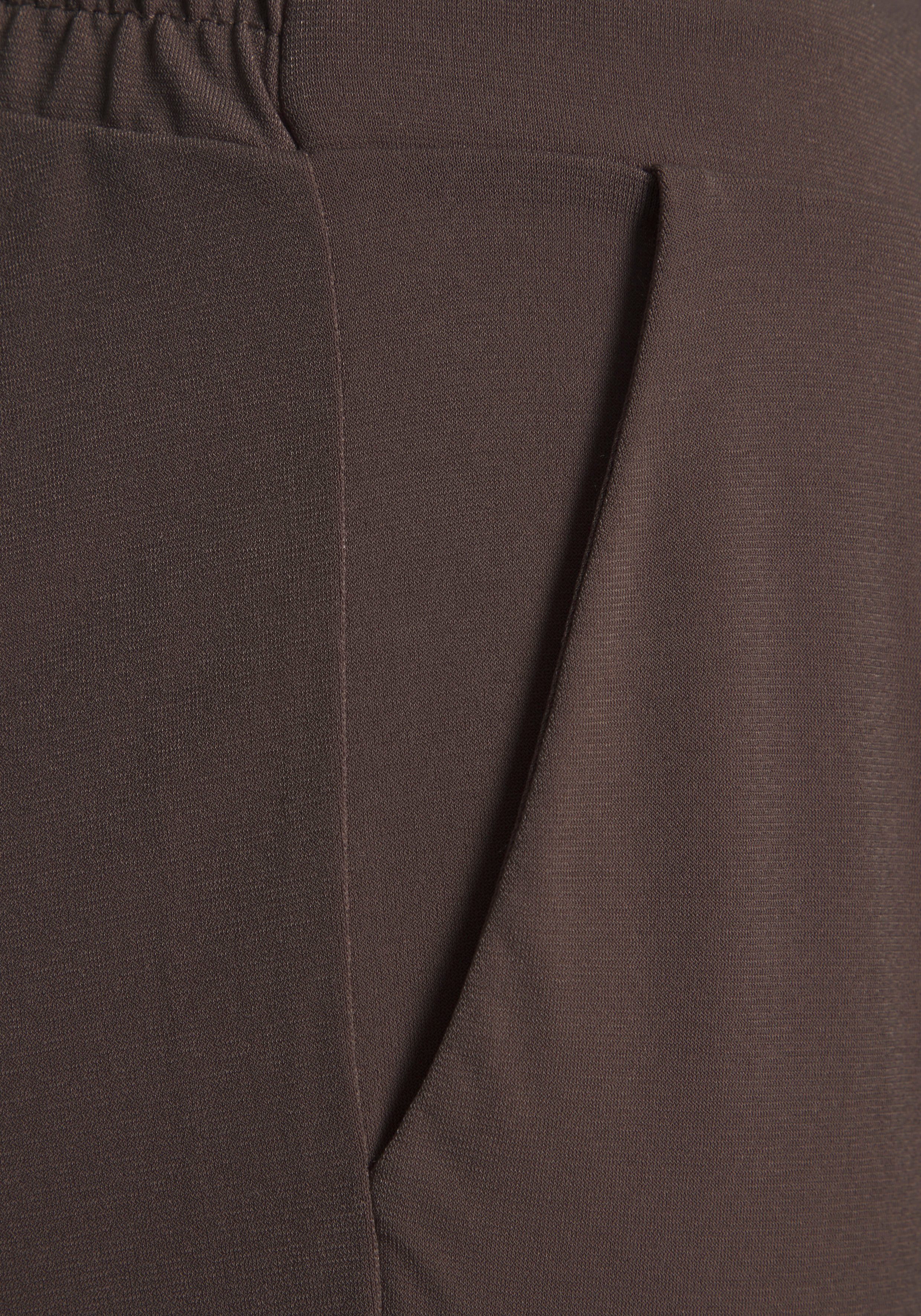 LASCANA Schlupfhose in bequemer Passform und bügelfreiem Material aus glatter Jerseyqualität, leichte Sommerhose mit Taschen, bügelfrei – Bild 5 von 5