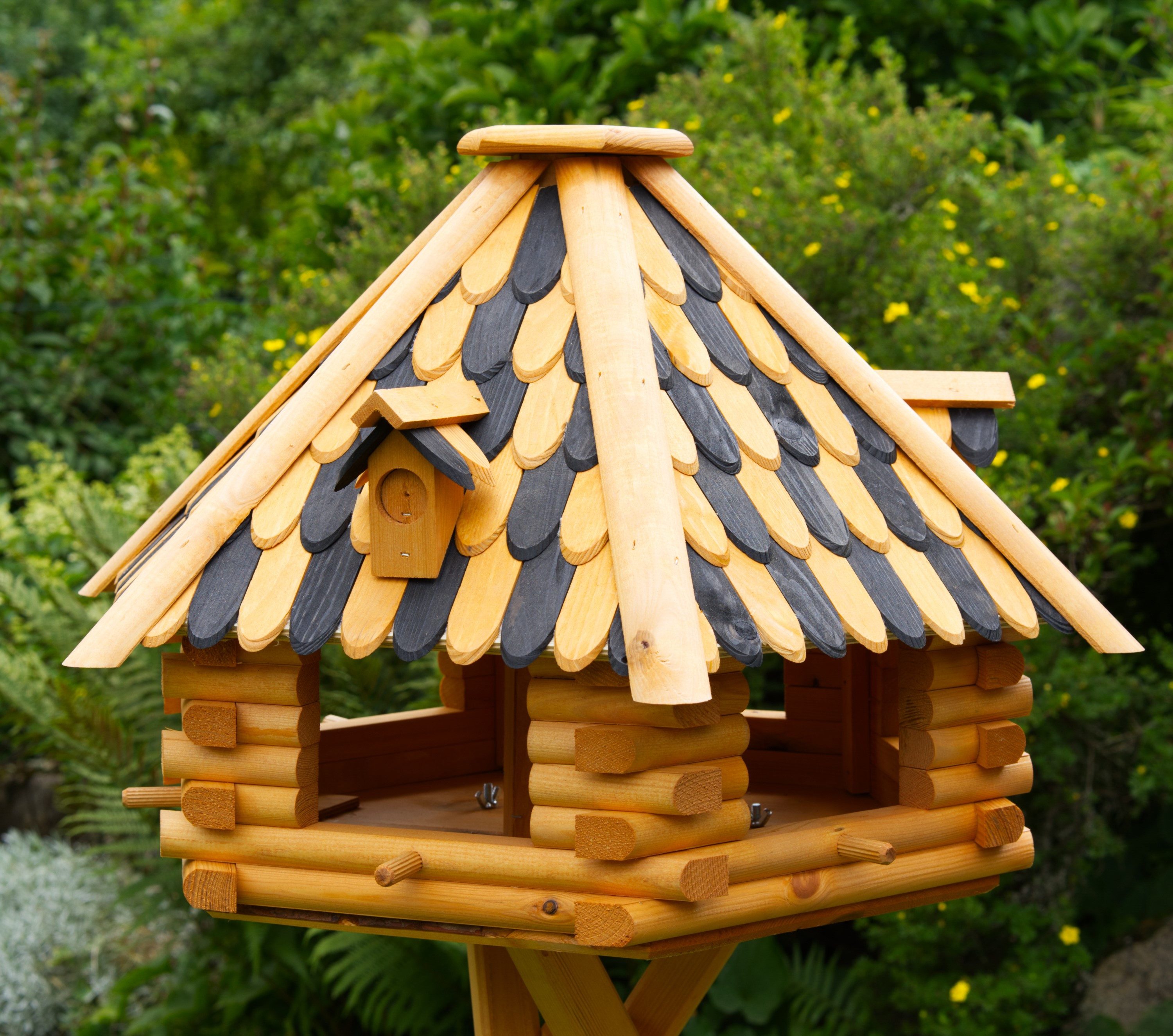 DSH DEKO SHOP HANNUSCH Vogelhaus Vogelhaus XXL, Holzschindeldach in braun-schwarz, V13bXXL