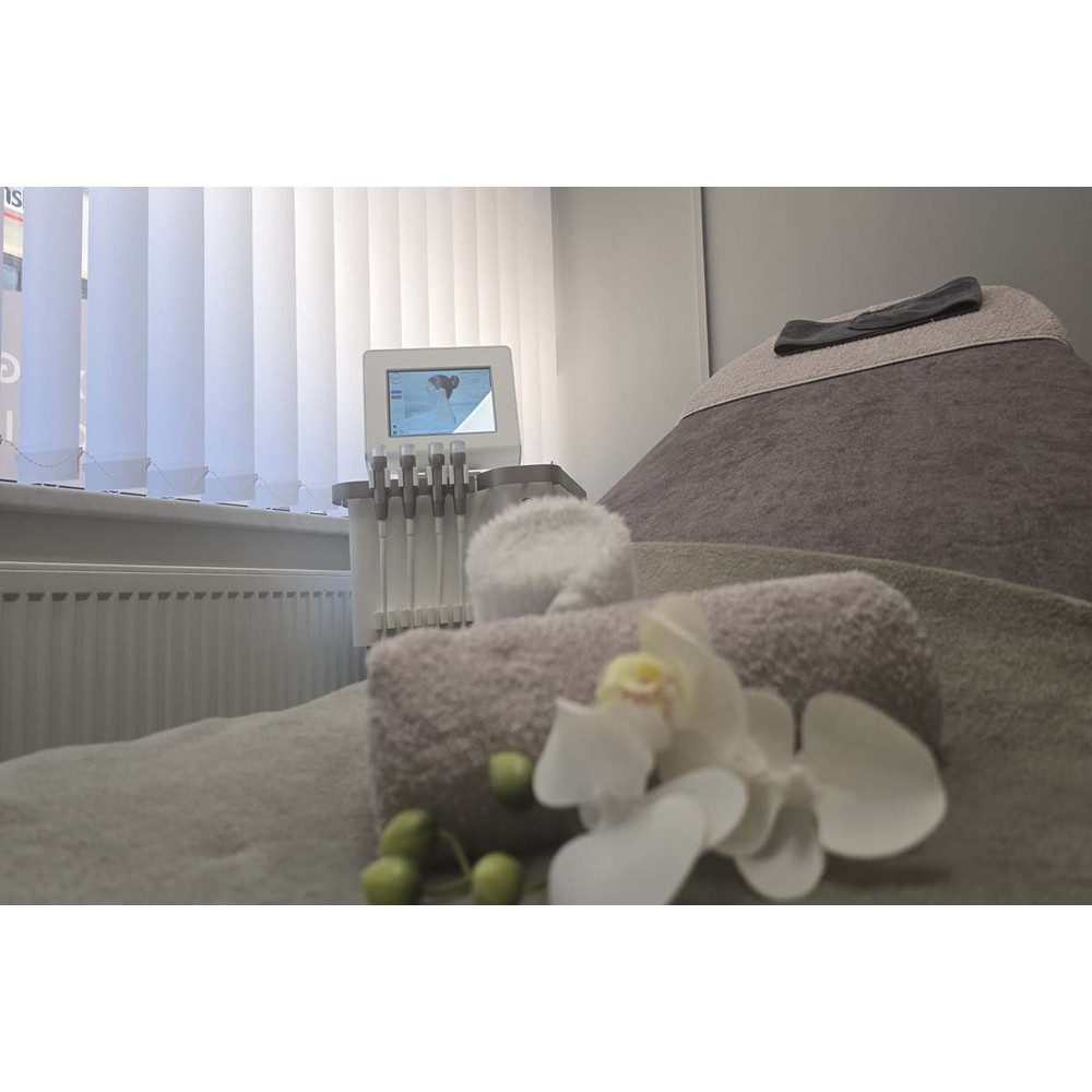 Jochen Schweizer Erlebnisgutschein Needling Behandlung Rostock, Glow Needling: Hightech trifft Hautverwöhnung