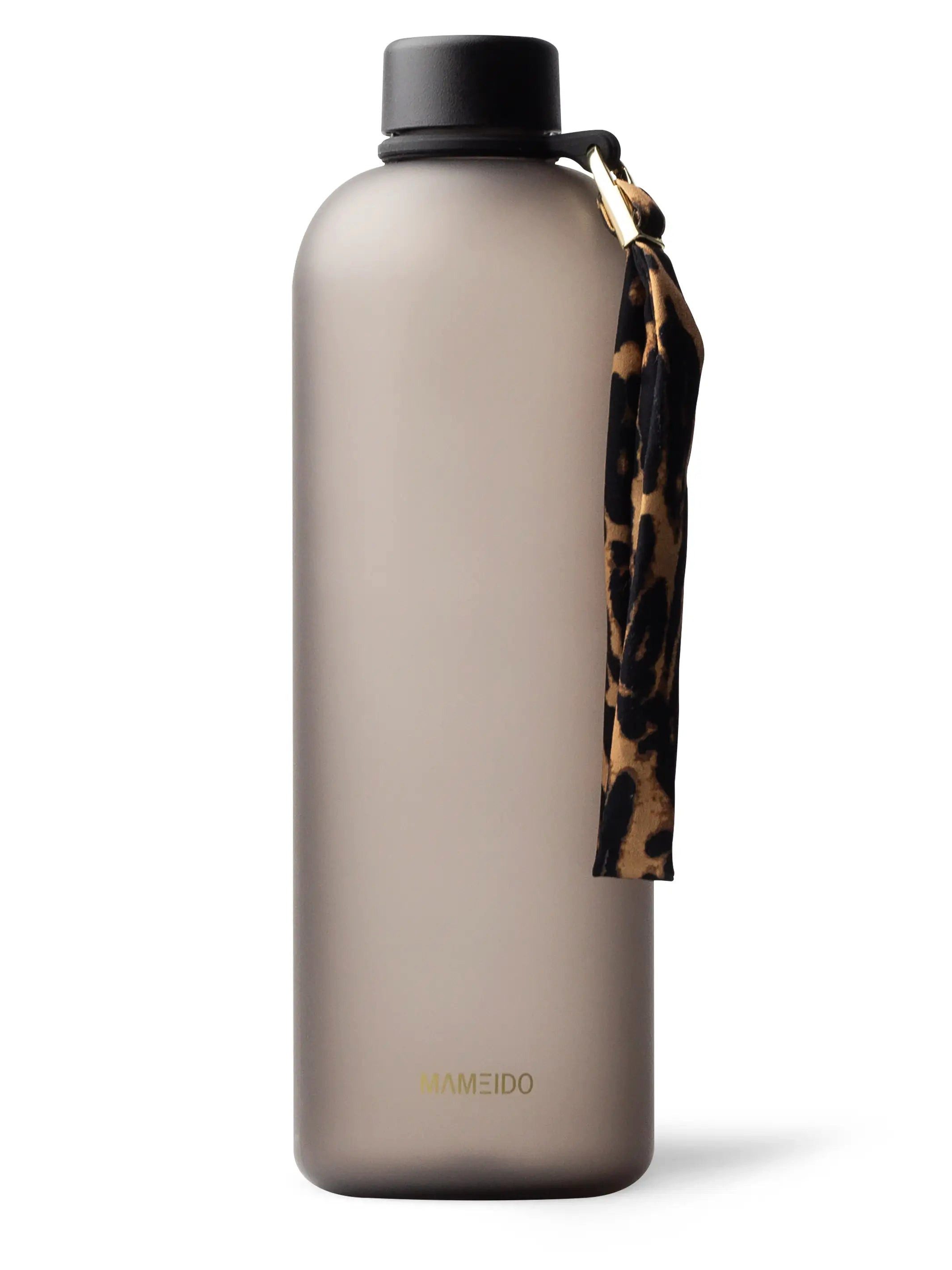 MAMEIDO Trinkflasche, auslaufsicher mit Zeitmarkierung & Handschlaufe in 600 ml, 1 l & 1,5 l