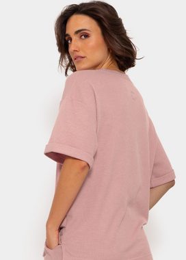 SASSYCLASSY Kurzarmshirt Shirt in Waffelpiqué Oversize T-Shirt mit Struktur und SASSYCLASSY Logo auf der Rückseite