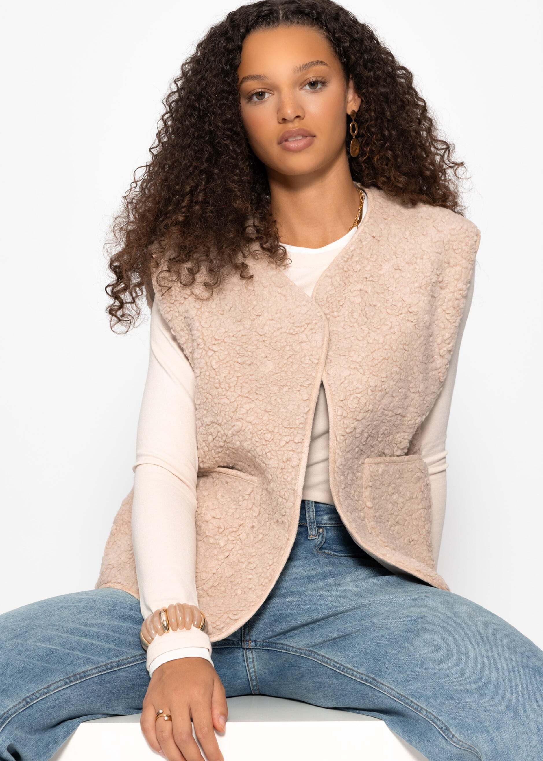 SASSYCLASSY Kurzweste Teddyweste mit Taschen für Damen Kuschelige Weste mit Taschen in lockerer Passform Beige Taupe Schwarz