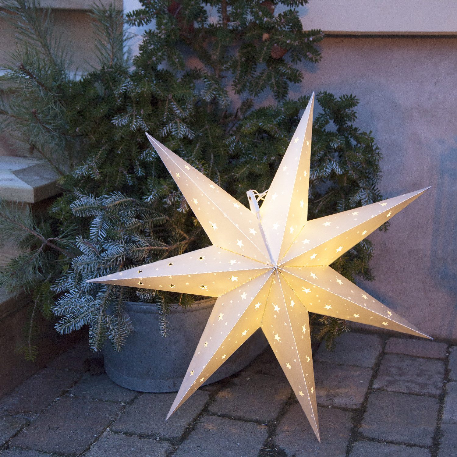 STAR TRADING LED-Stern für außen LED Stern Leuchtstern hängend 60cm Batterie Timer außen weiß, LED Classic, warmweiß (2100K bis 3000K)