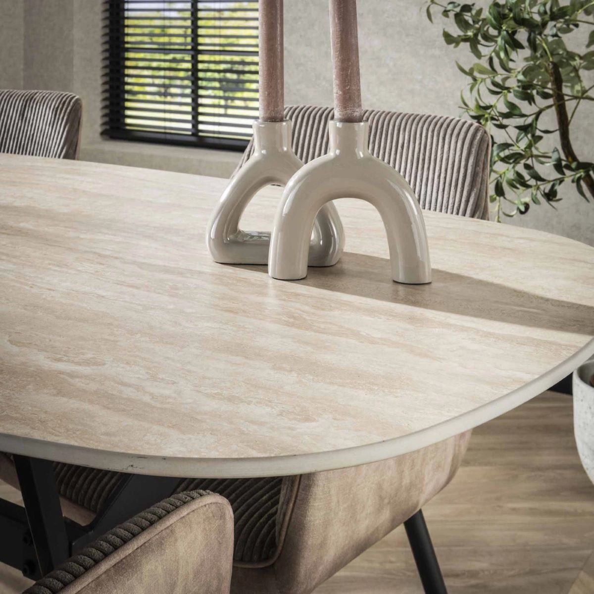LEVEN Lifestyle Esstisch Esszimmertisch dänisch oval Keramik Travertin Optik 180 cm beige, Tischplatte aus hochwertiger Keramik
