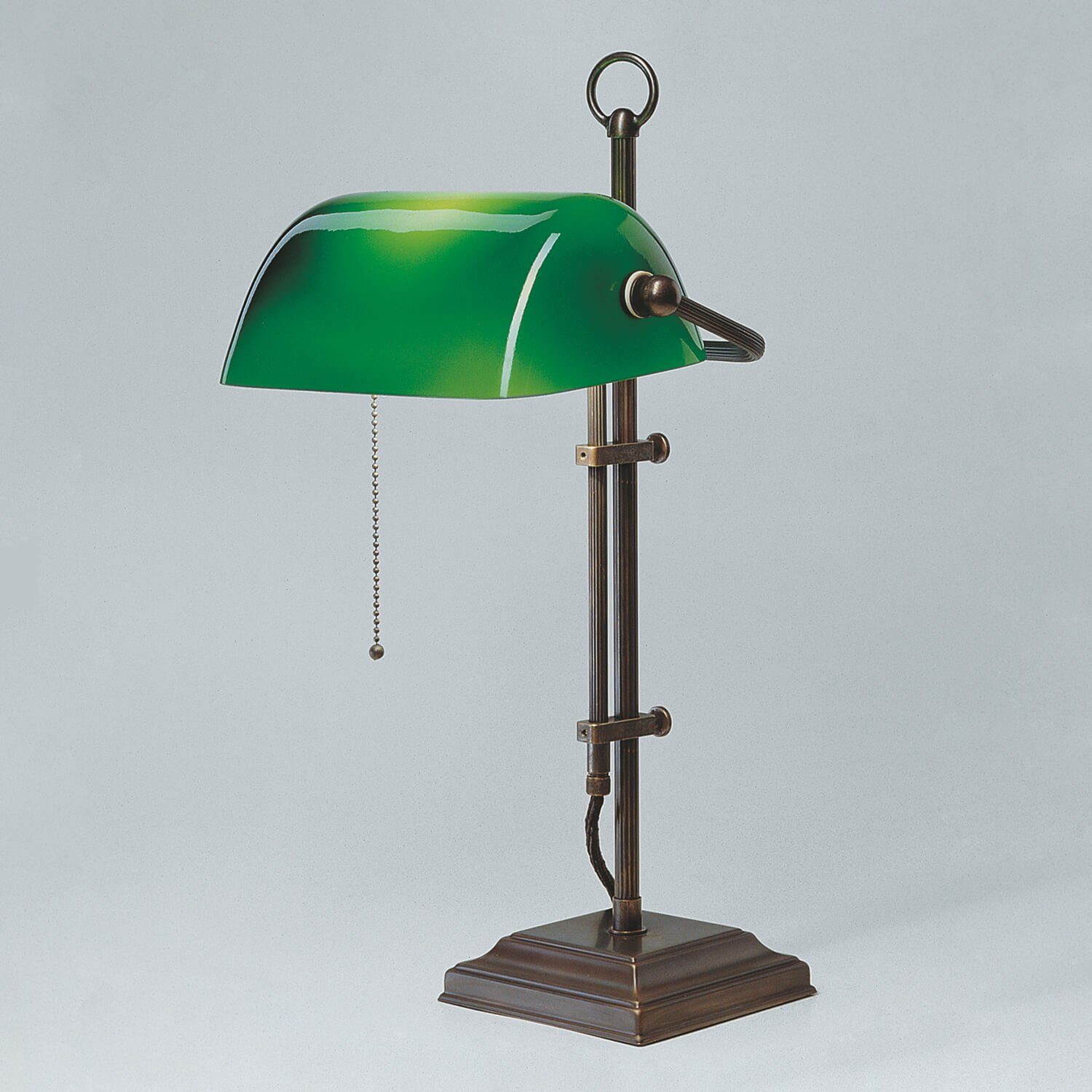 Licht-Erlebnisse Schreibtischlampe W2, ohne Leuchtmittel, Bankerlampe E27 50 cm Zugschalter Grün Messing Glas Jugendstil