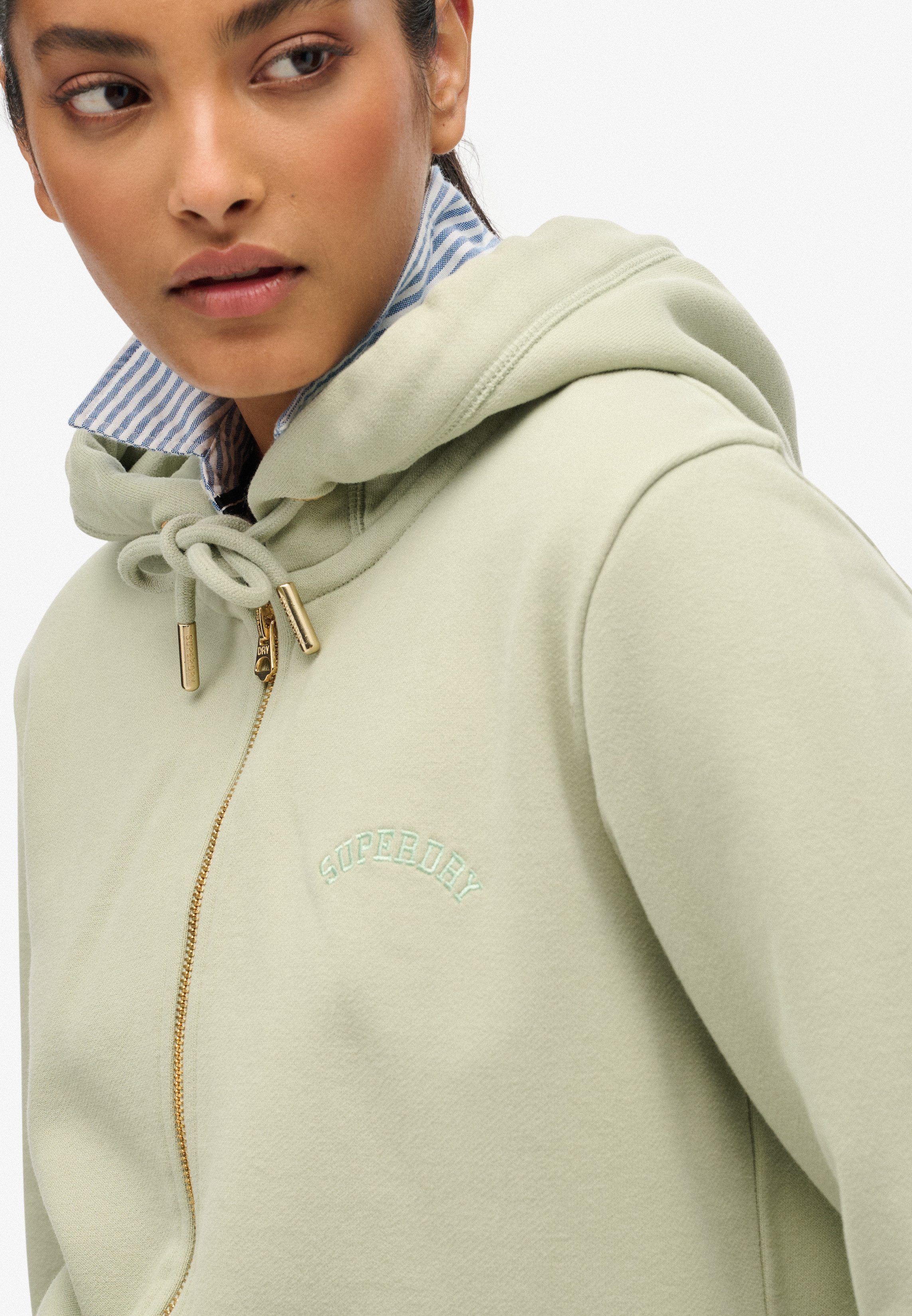 Superdry Kapuzensweatjacke ESSENTIAL LOGO ZIPHOOD HB aus Baumwollmischung, Relaxed Fit, mit Reißverschluss