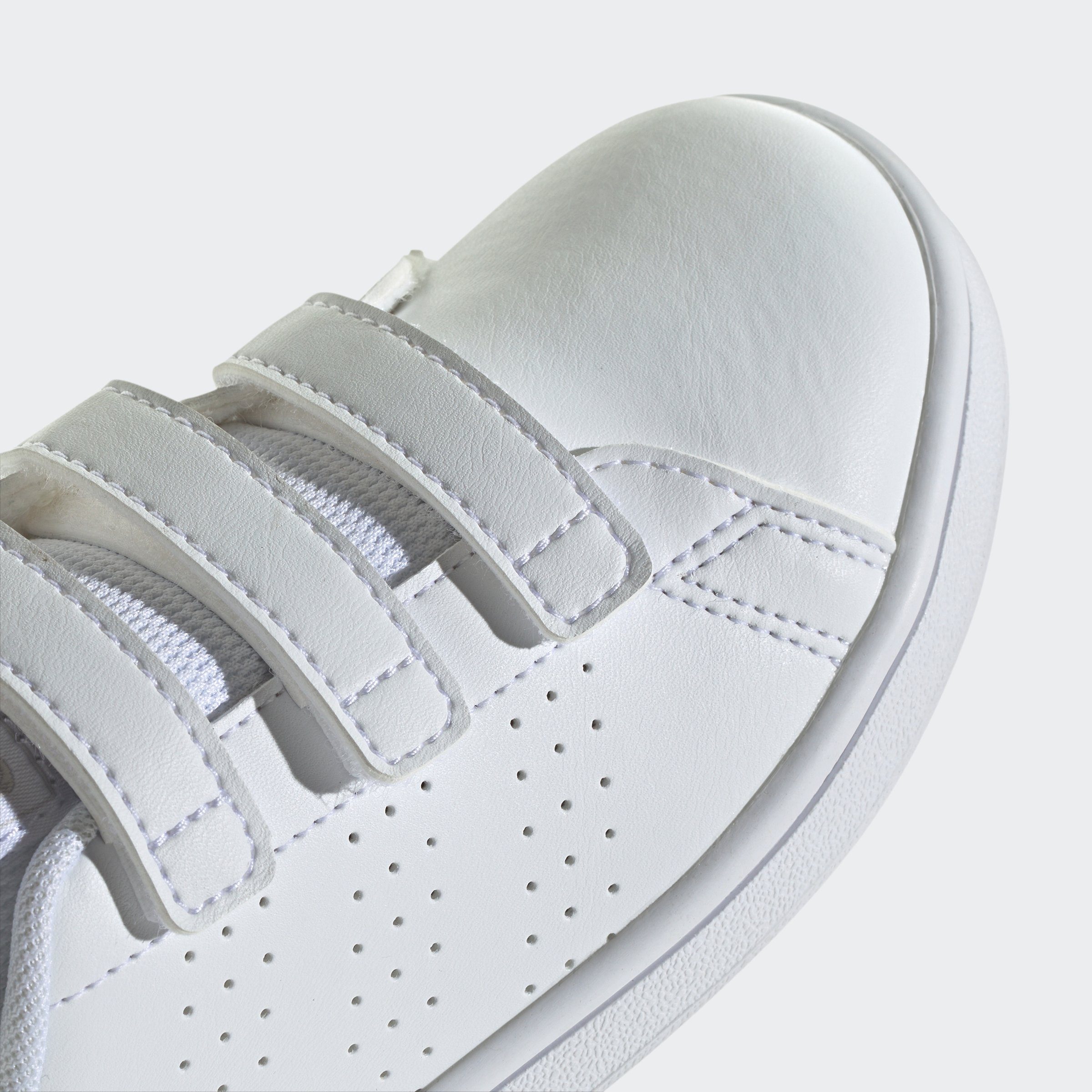Grey Spuren / Stan auf One den COURT Smith adidas ADVANTAGE Sportswear / White Sneaker HOOK-AND-LOOP Design White LIFESTYLE Cloud Cloud des adidas