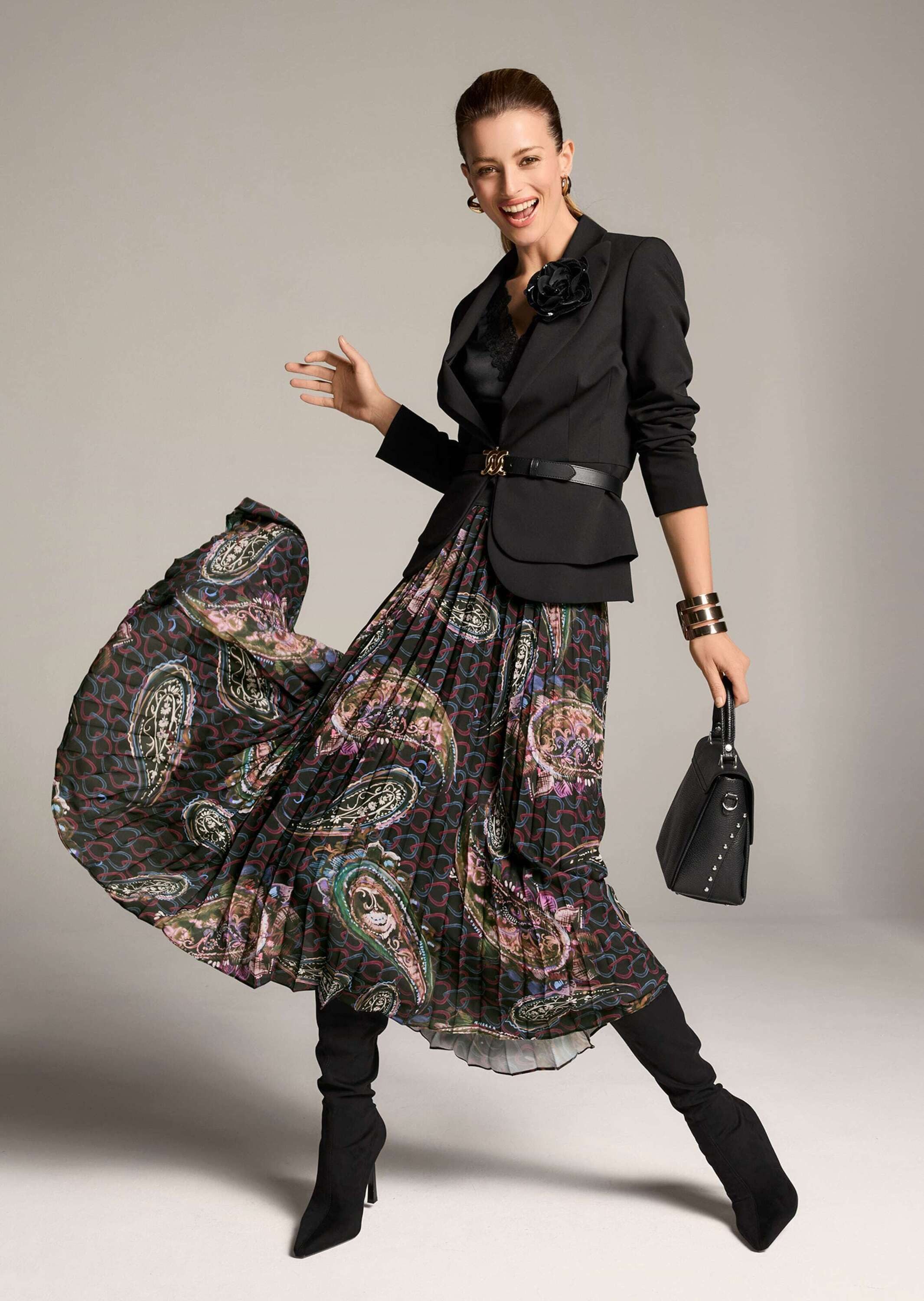 MADELEINE Kurzblazer Kurzer Schößchen-Blazer