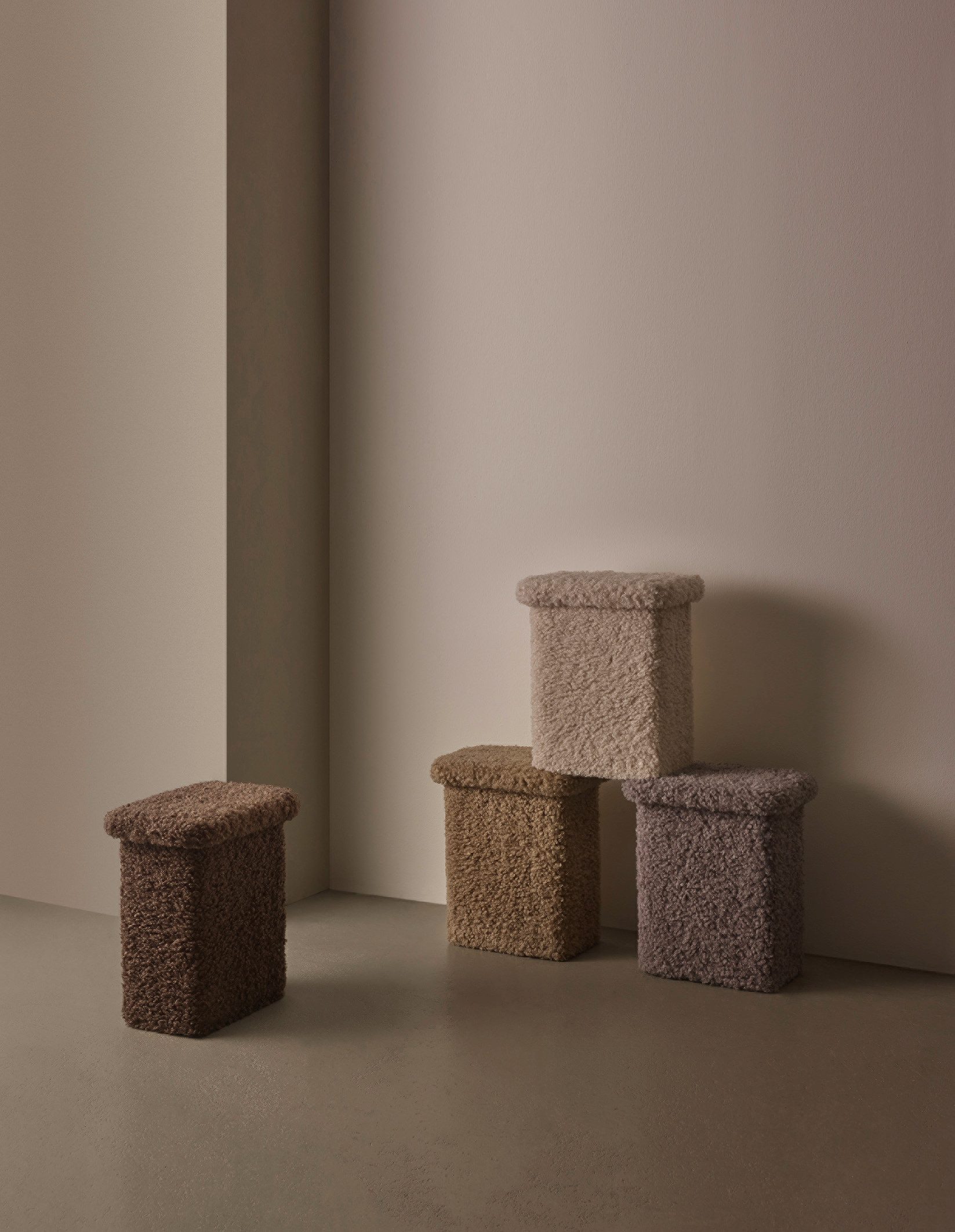 blomus Hocker -TEDDY- T-Hocker, Sitzhocker, Deko-Hocker: Modernes Design (1 St), weicher T-Hocker, Vielseitig nutzbar, Gepolstert, bodenschonend