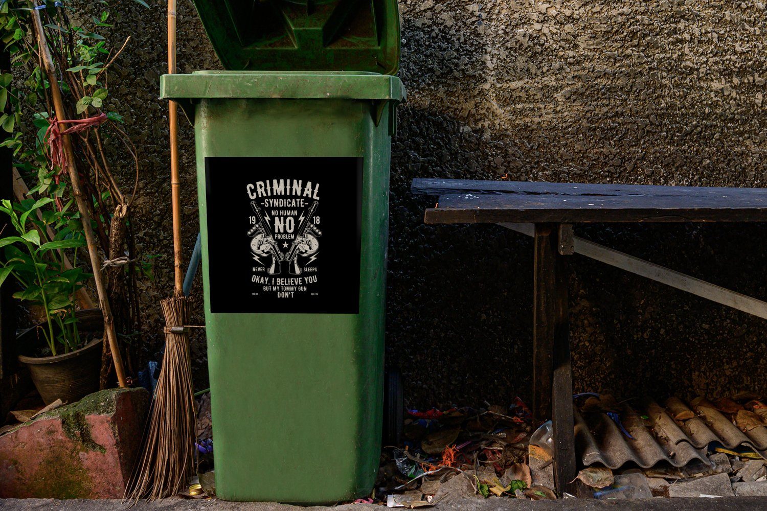 MuchoWow Wandsticker Mancave - Vintage Mülltonne, Waffen Container, - Retro Sticker, Abfalbehälter (1 - St), Mülleimer-aufkleber
