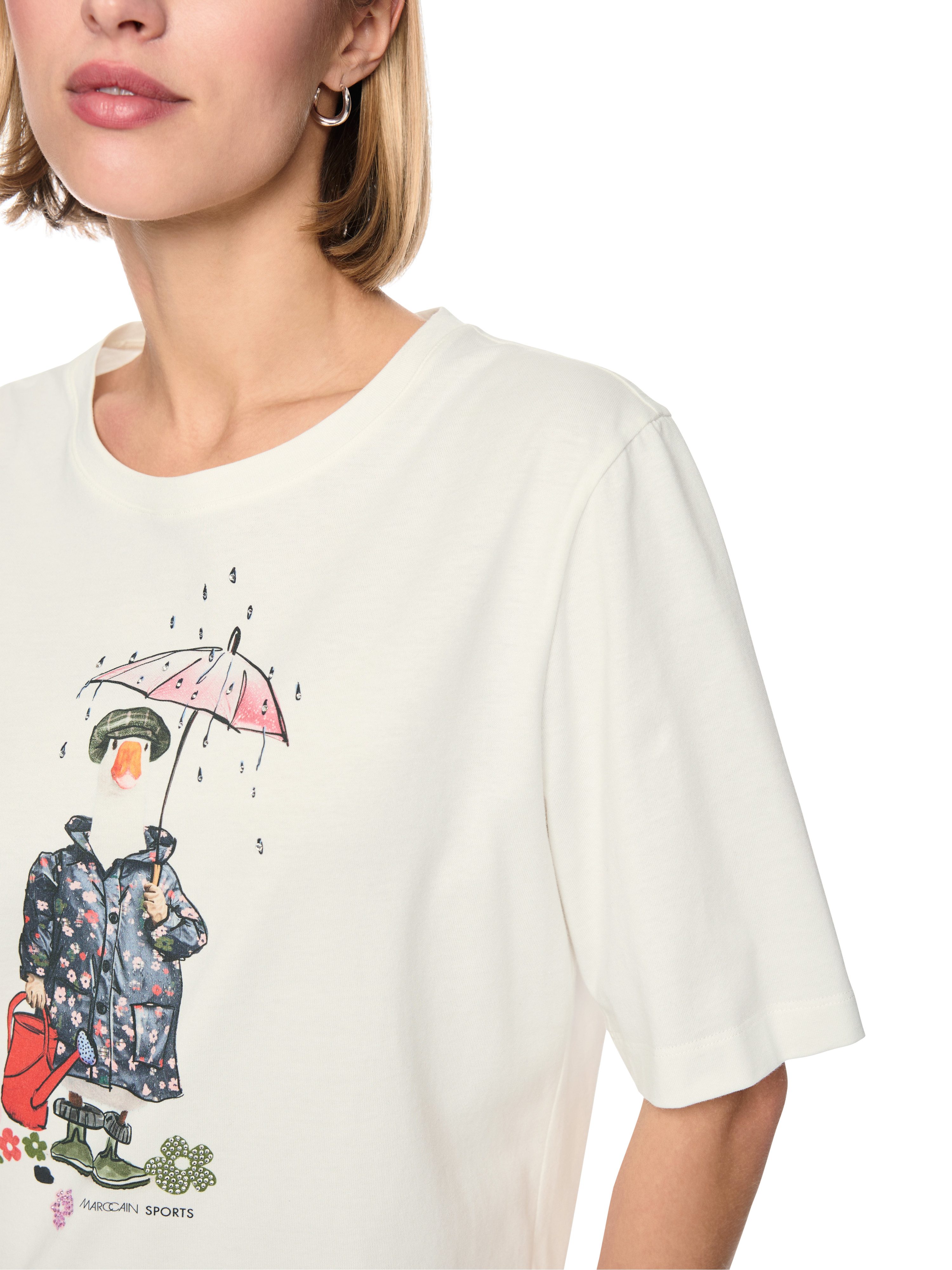 Marc Cain T-Shirt Countryside Calling Premium Damenmode mit Artwork-Print – Bild 2 von 5