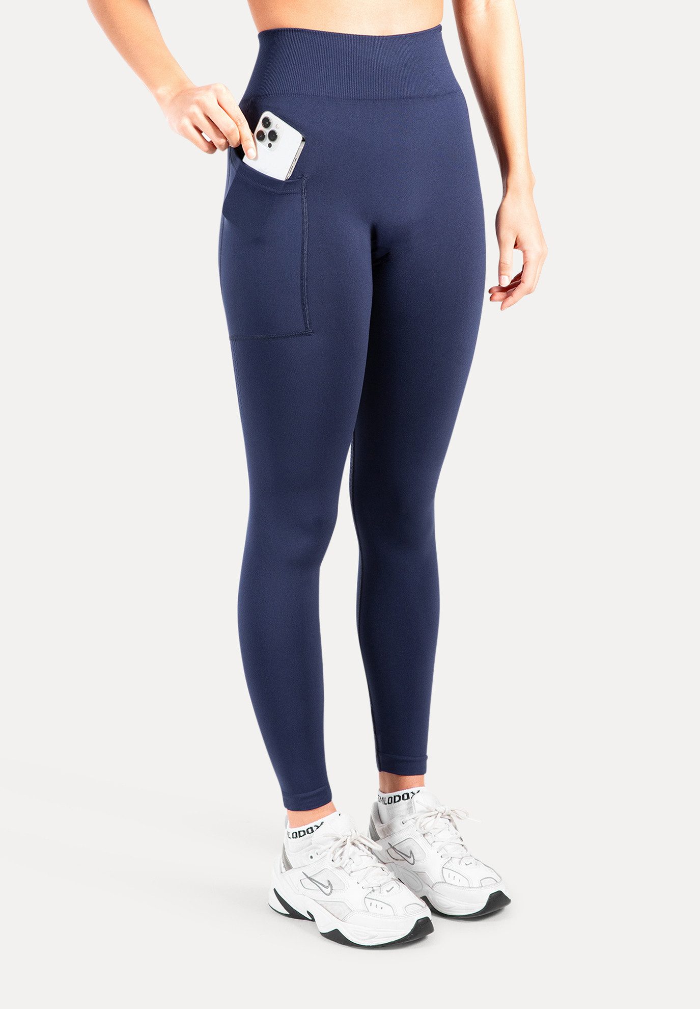 Smilodox Leggings Leggings Amaze Pro mit Scrunch & Seitentasche, High Waist Sporthose Mit Seitentasche, Seamless, Blickdicht, Figurformend – Bild 5 von 5