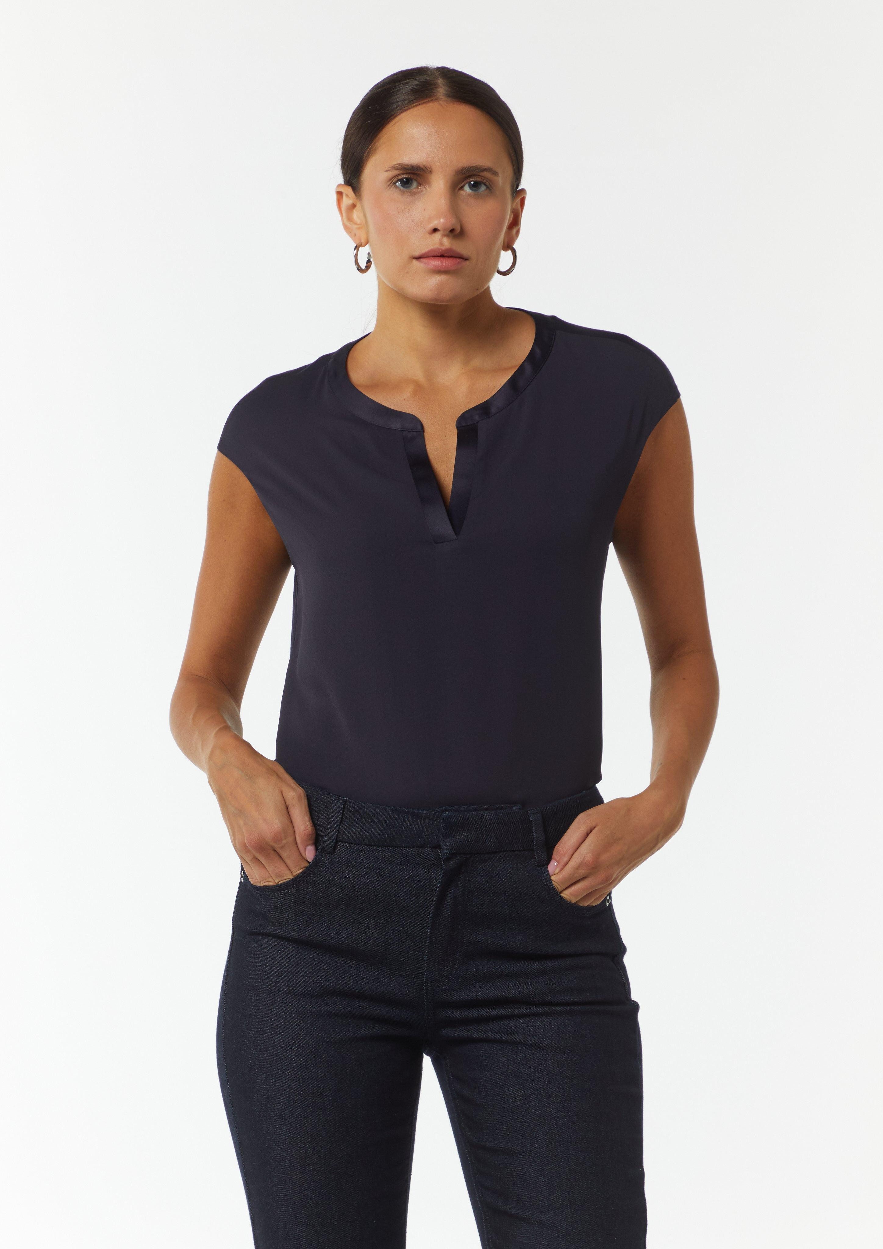 comma Blusenshirt mit geschlitztem Rundhals, Satin-Optik günstig online kaufen