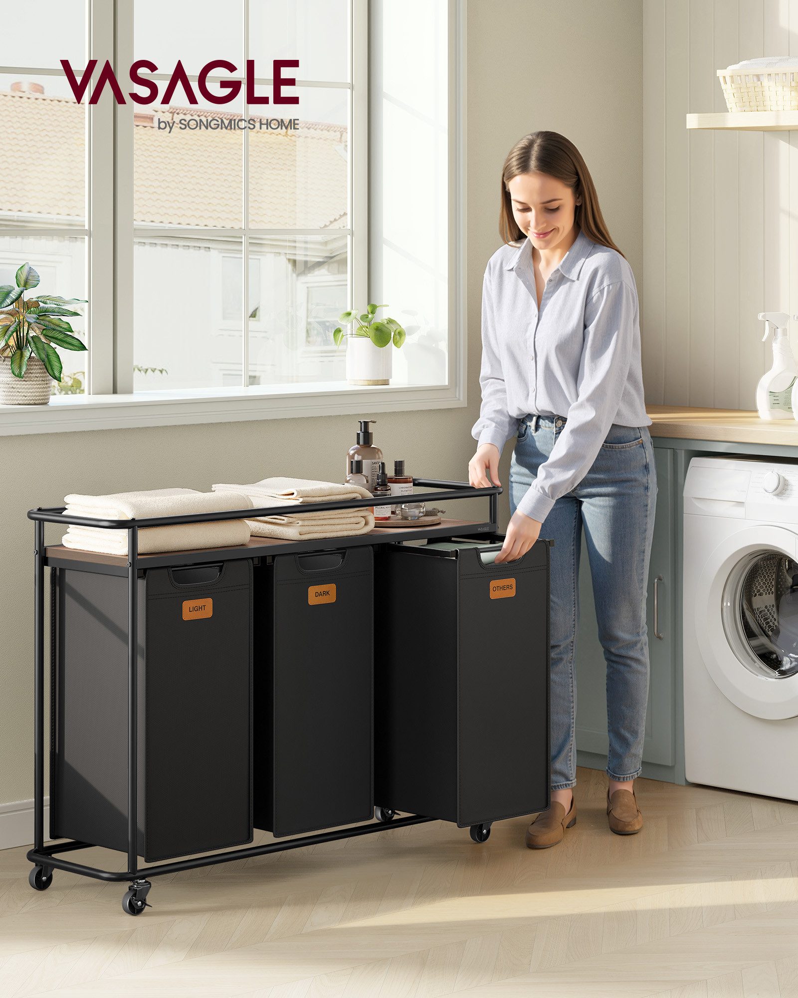 VASAGLE Wäschekorb Wäschetrenner mit Rädern, beweglicher Wäschewagen mit Ablage, Wäschekorb 3 Fächer, 150 L, abnehmbare Taschen, 6 Etiketten