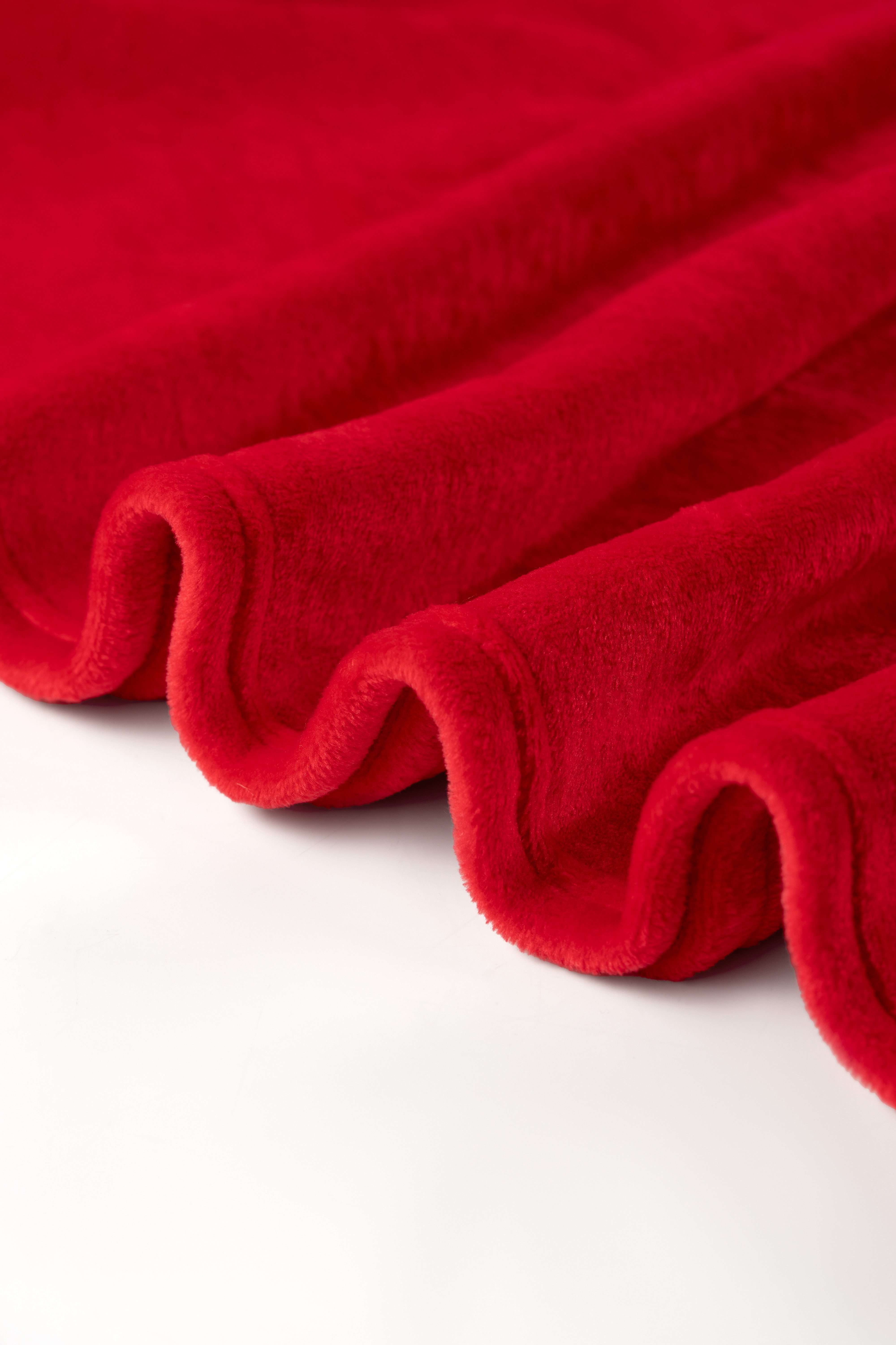 Wohndecke Kuscheldecke aus ultraweichem Mikrofaser in rot, 150 x 200 cm, Mademoiselle Sommeil, warm & leicht, Sofadecke in Rot, pflegeleicht & schnelltrocknend