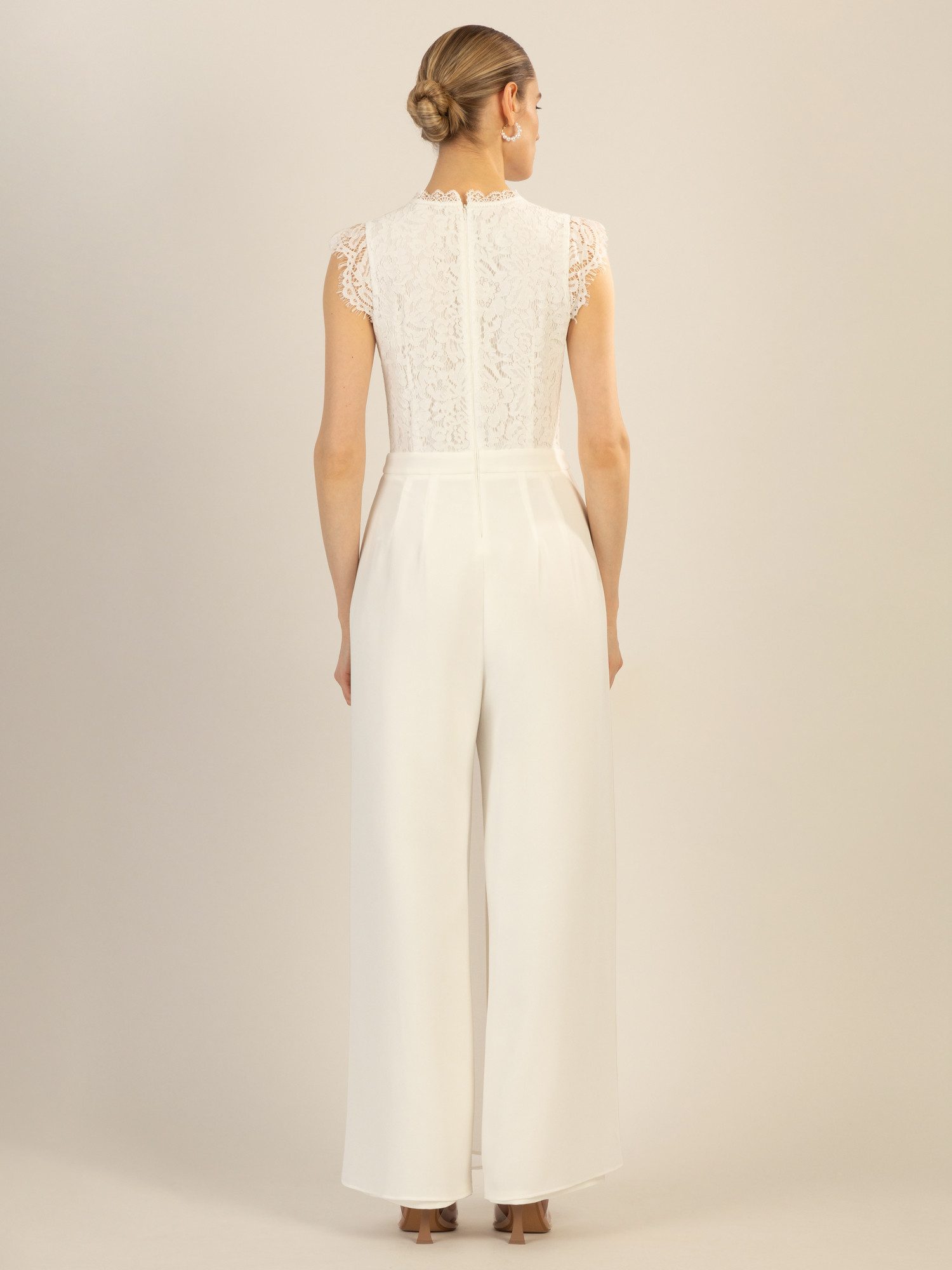 Apart Jumpsuit mit Spitzenoberteil