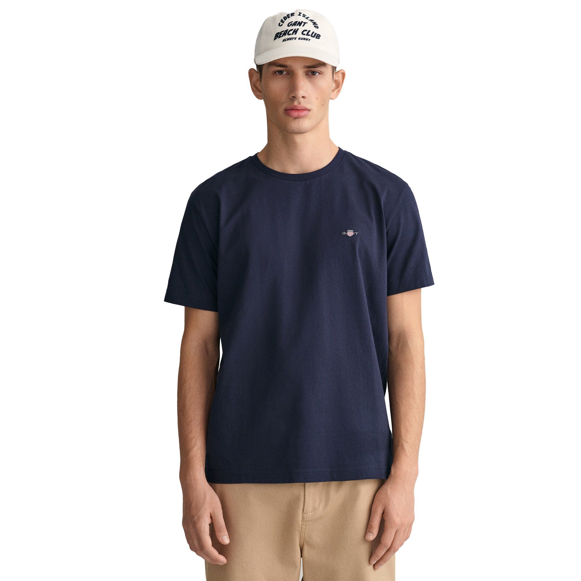 Gant T-Shirt "SLIM SHIELD V-NECK T-SHIRT" mit einer kleinen Logostickerei a günstig online kaufen