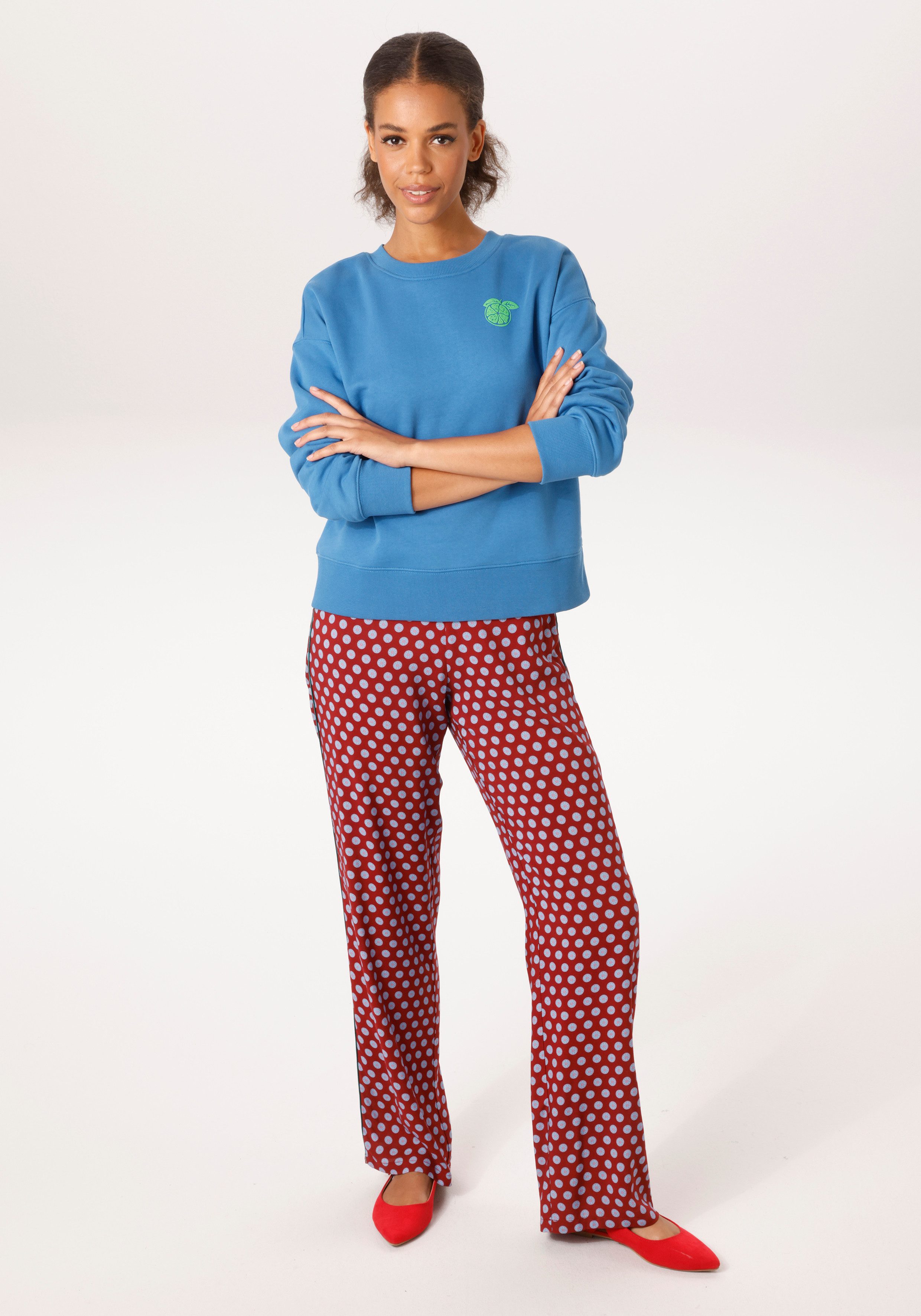 Aniston CASUAL Sweatshirt mit fruchtiger Applikation – Bild 4 von 5