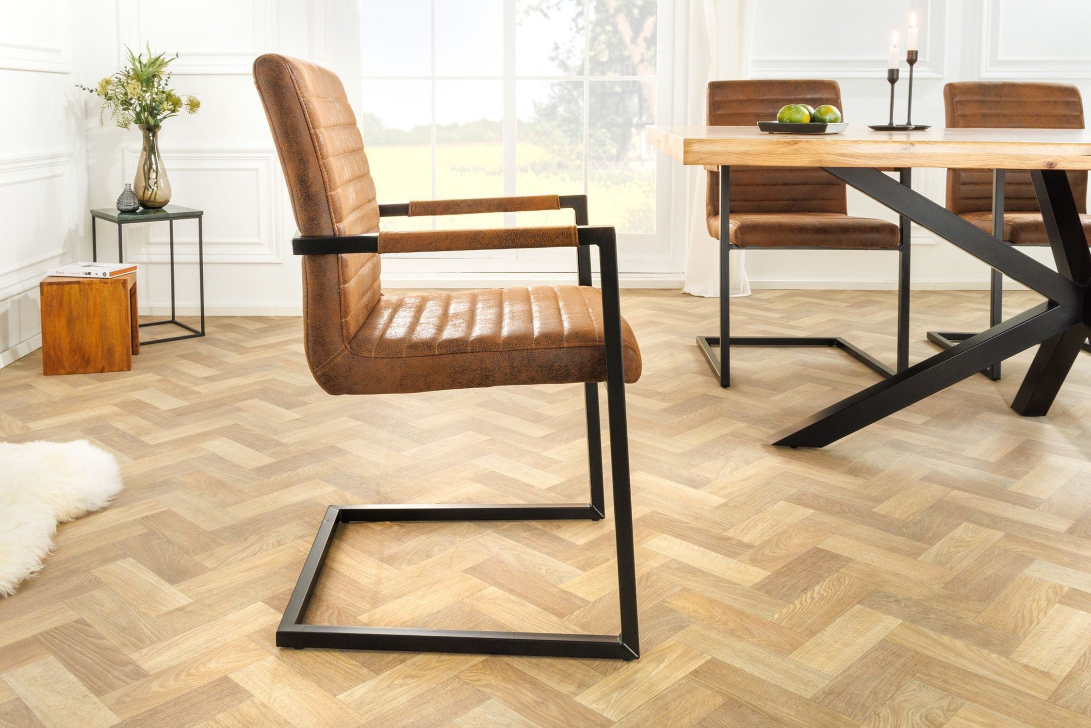 Licht-Erlebnisse Esszimmerstuhl FIRTH, Freischwinger Esszimmer mit Armlehne Braun Schwarz Stoff Metall