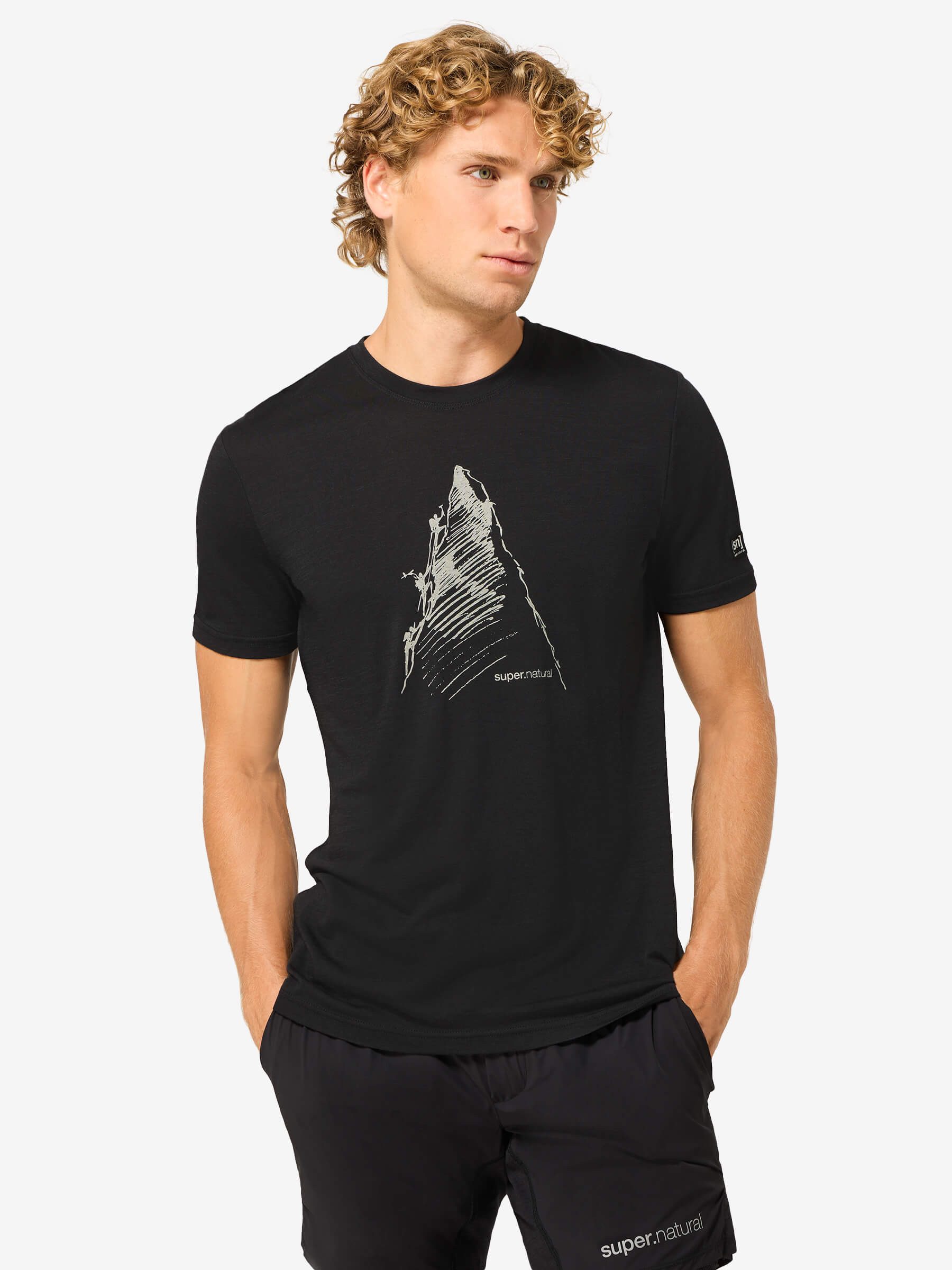 SUPER.NATURAL Funktionsshirt für Herren, Merino M ASCENDERS TEE mit Berg-Motiv, atmungsaktiv