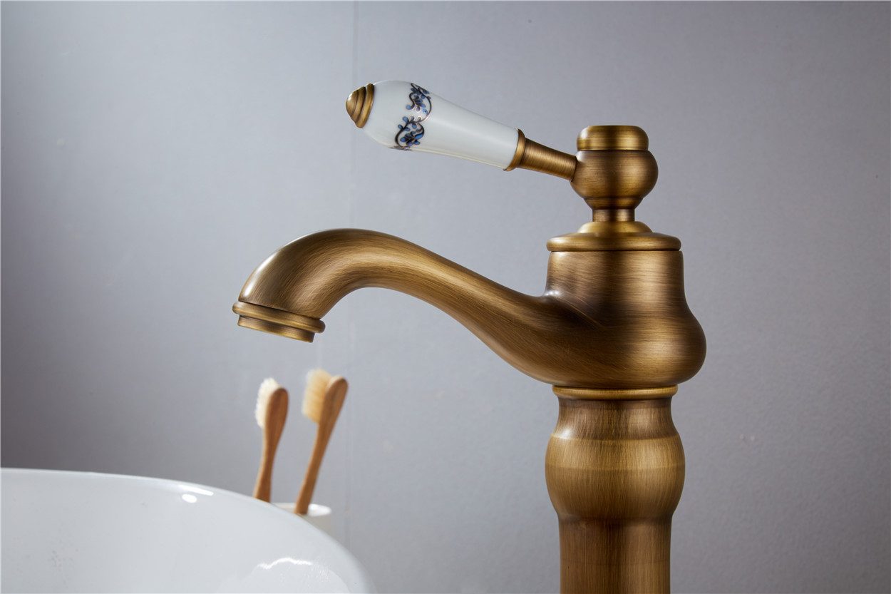 Kinaree Badarmatur Retro Wasserhahn BAO LOC Messing, Keramik