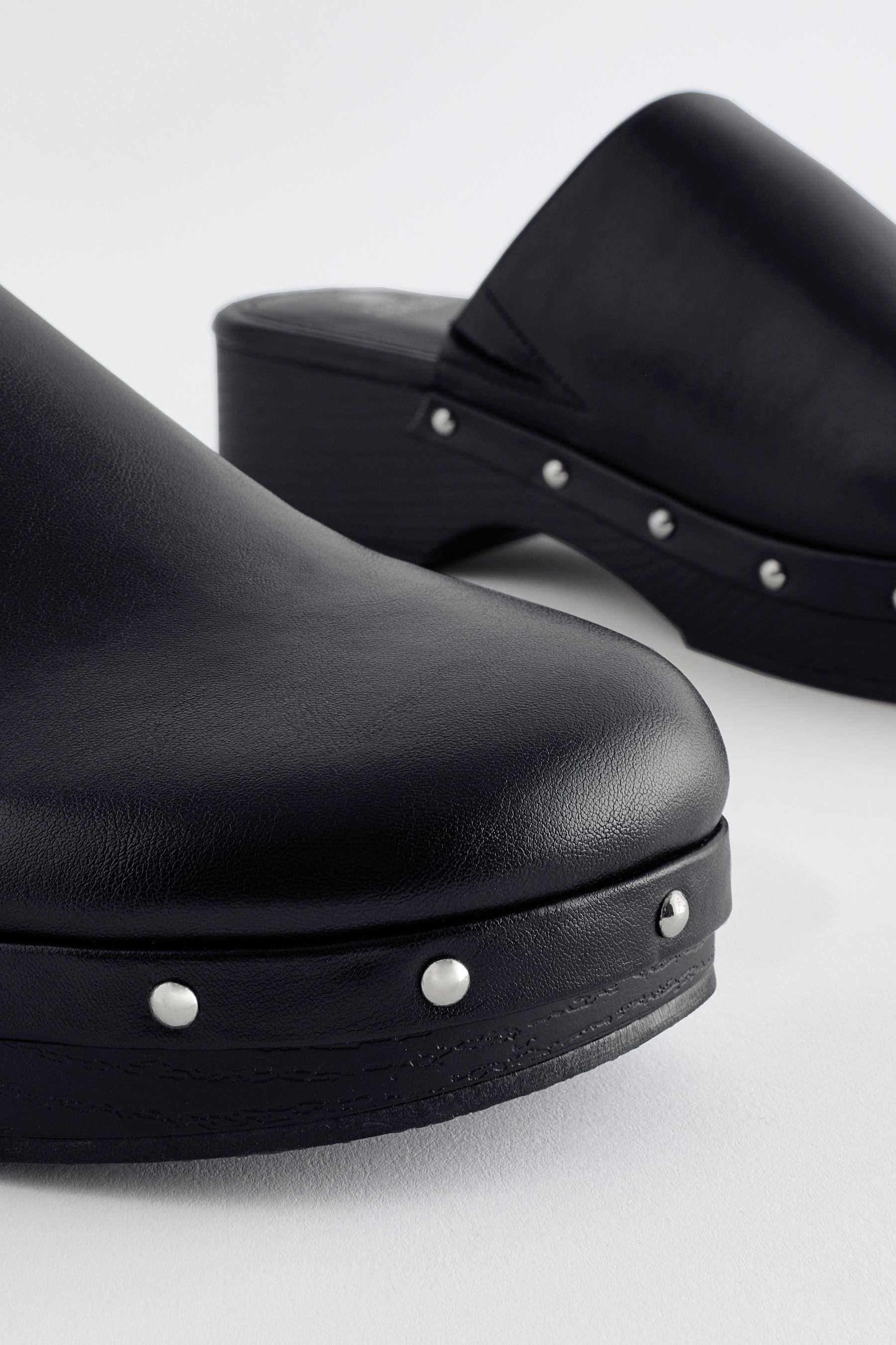 Next Forever Comfort Clog mit Nieten Clog (1-tlg)