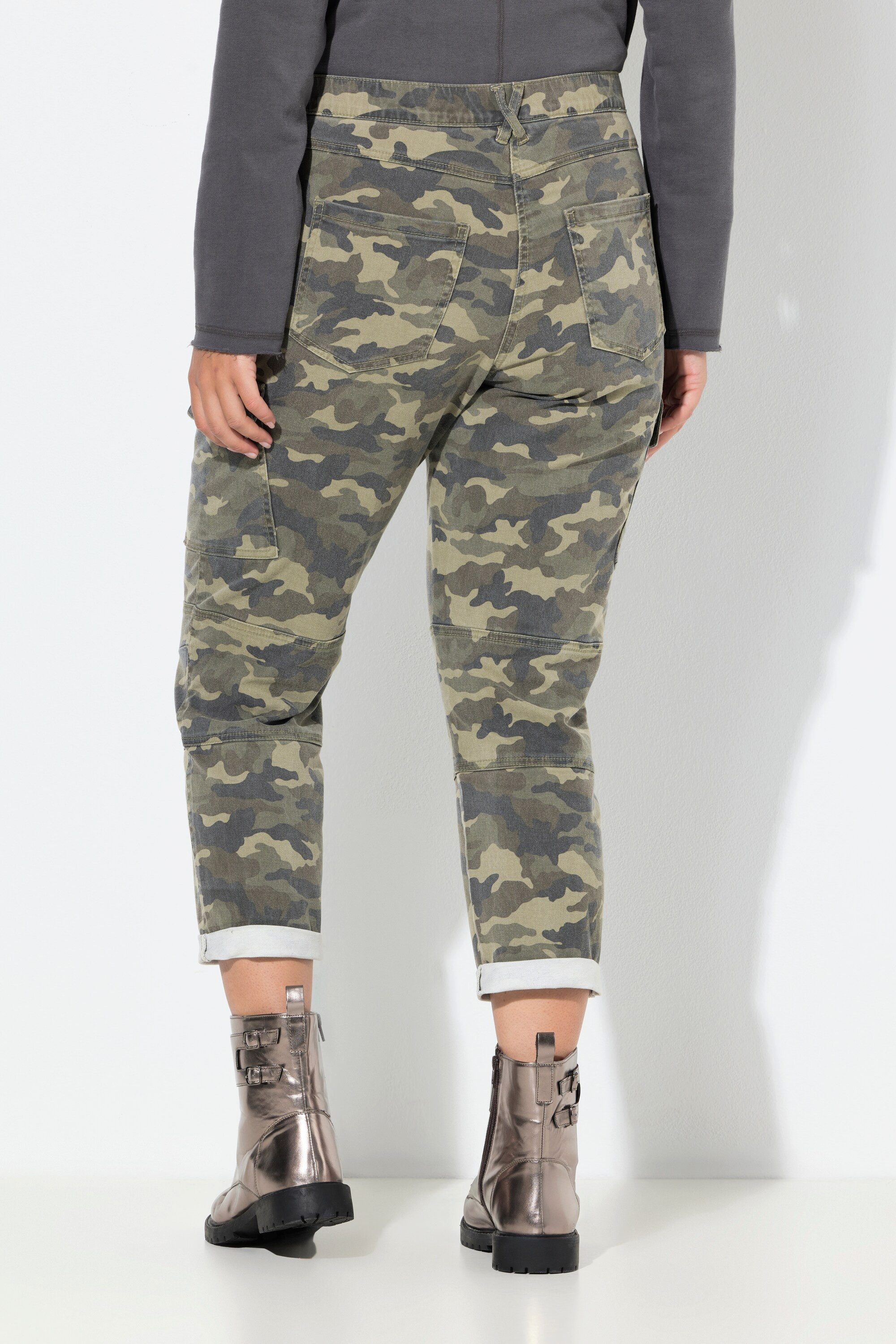 Ulla Popken Cargoshorts Boyfriend-Hose Camouflage Fransensaum