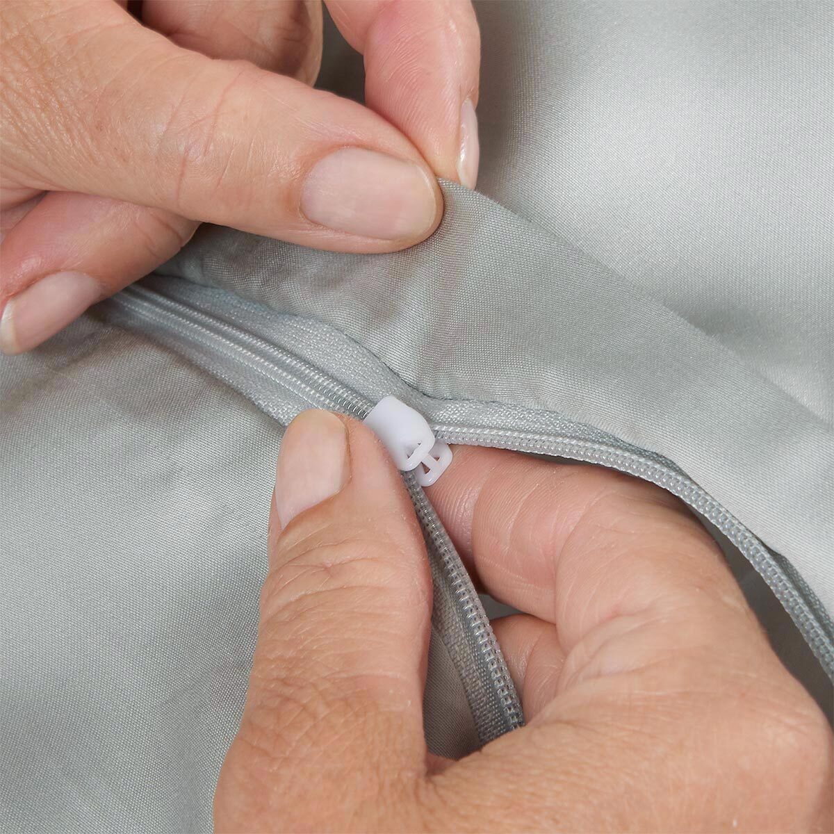 TRAUMSCHLAF Bettwäsche Uni Tencel™ Lyocell, Lyocell, 2 teilig, glatte Oberfläche und super angenehmes weiches Hautgefühl – Bild 4 von 5