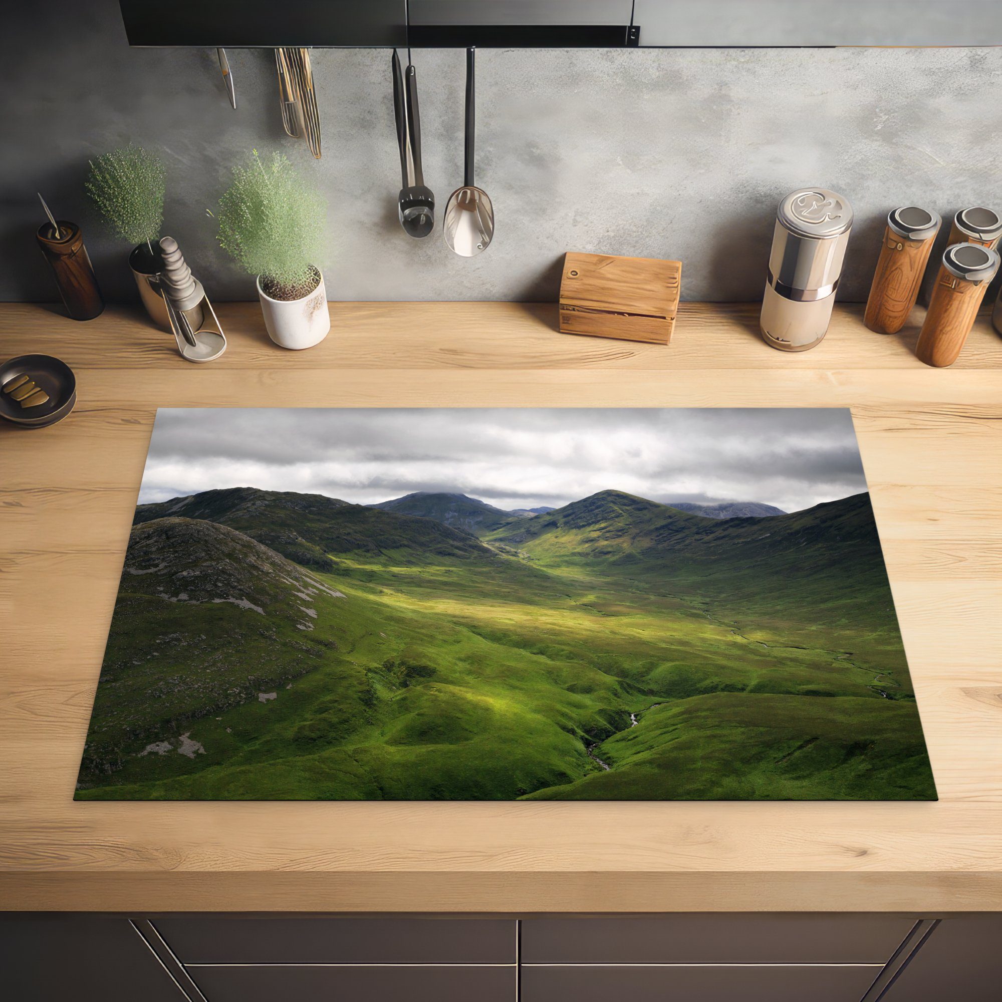 Herdblende-/Abdeckplatte tlg), Schutz Induktionskochfeld die für cm, Ceranfeldabdeckung Vinyl, (1 auf küche, MuchoWow 81x52 Blick die Zwölf-Pins-Berge,