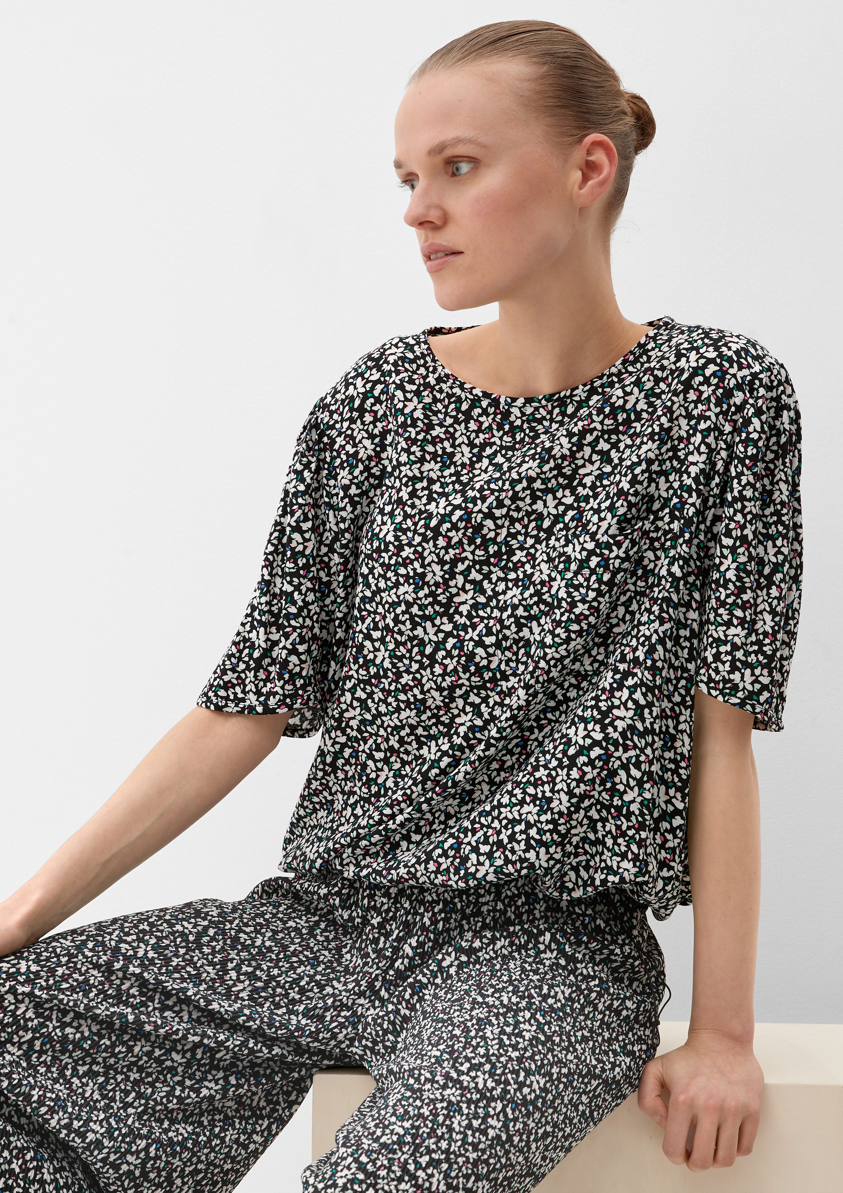 Kurzarmbluse Bluse mit Dobby-Struktur