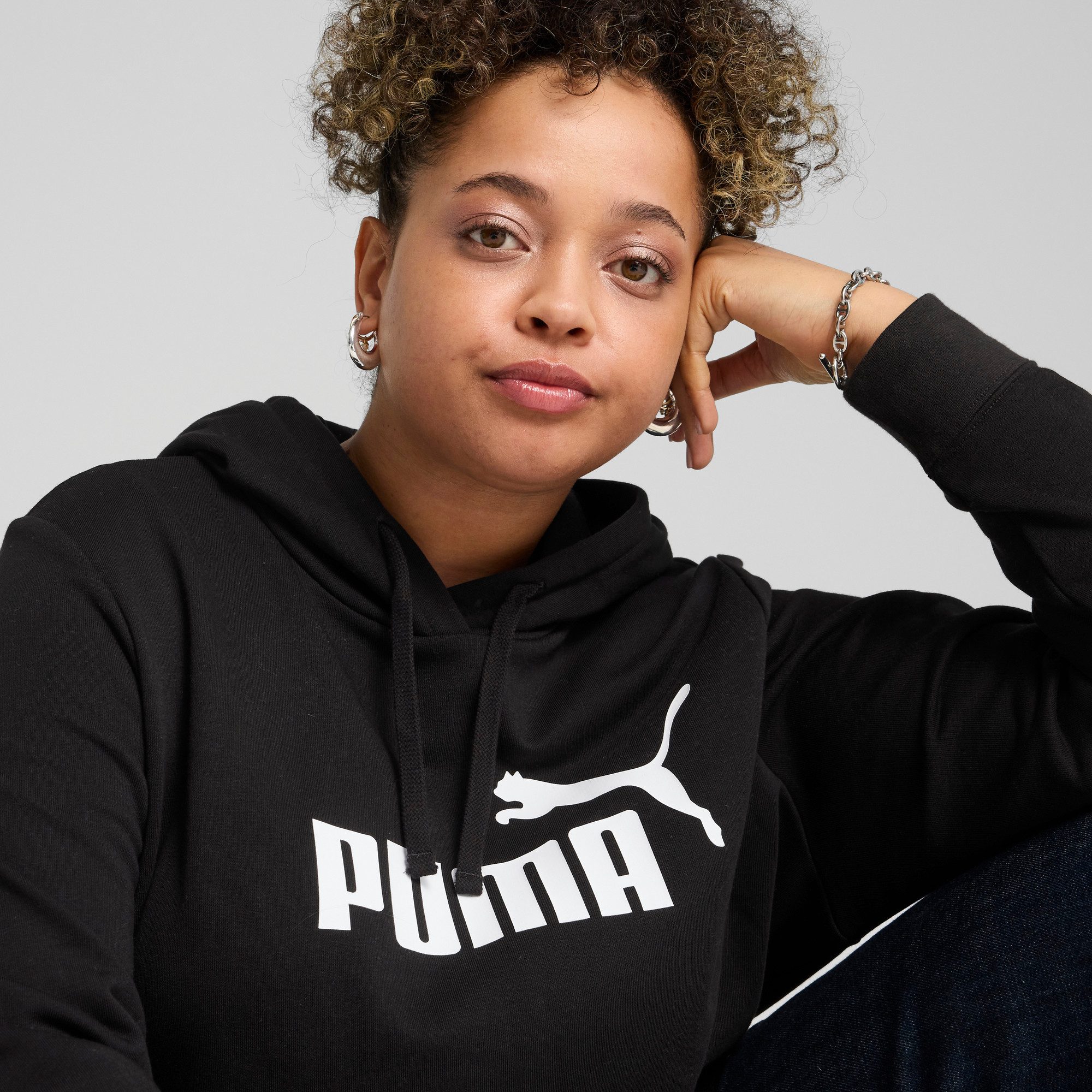 PUMA Kapuzensweatshirt ESS NO 1 LOGO HOODIE TR Regular Fit, mit Kängurutasche, mit verstellbarer Kapuze