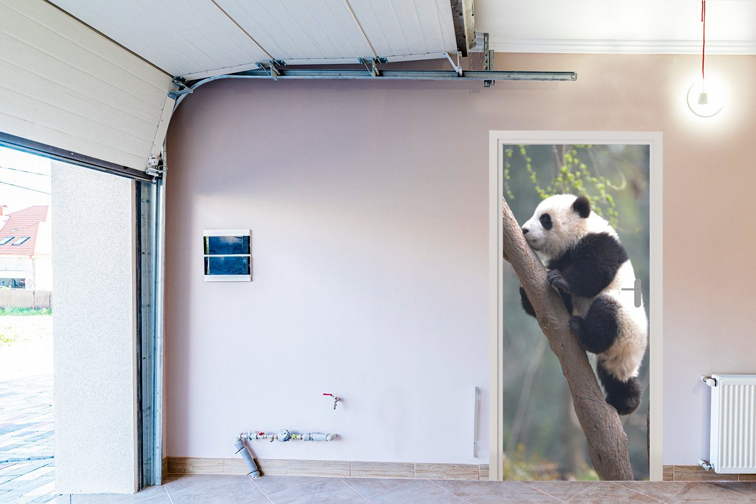 75x205 (1 Tür, Türaufkleber, Panda MuchoWow Fototapete cm - Baum, - Matt, bedruckt, für St), Tier Türtapete