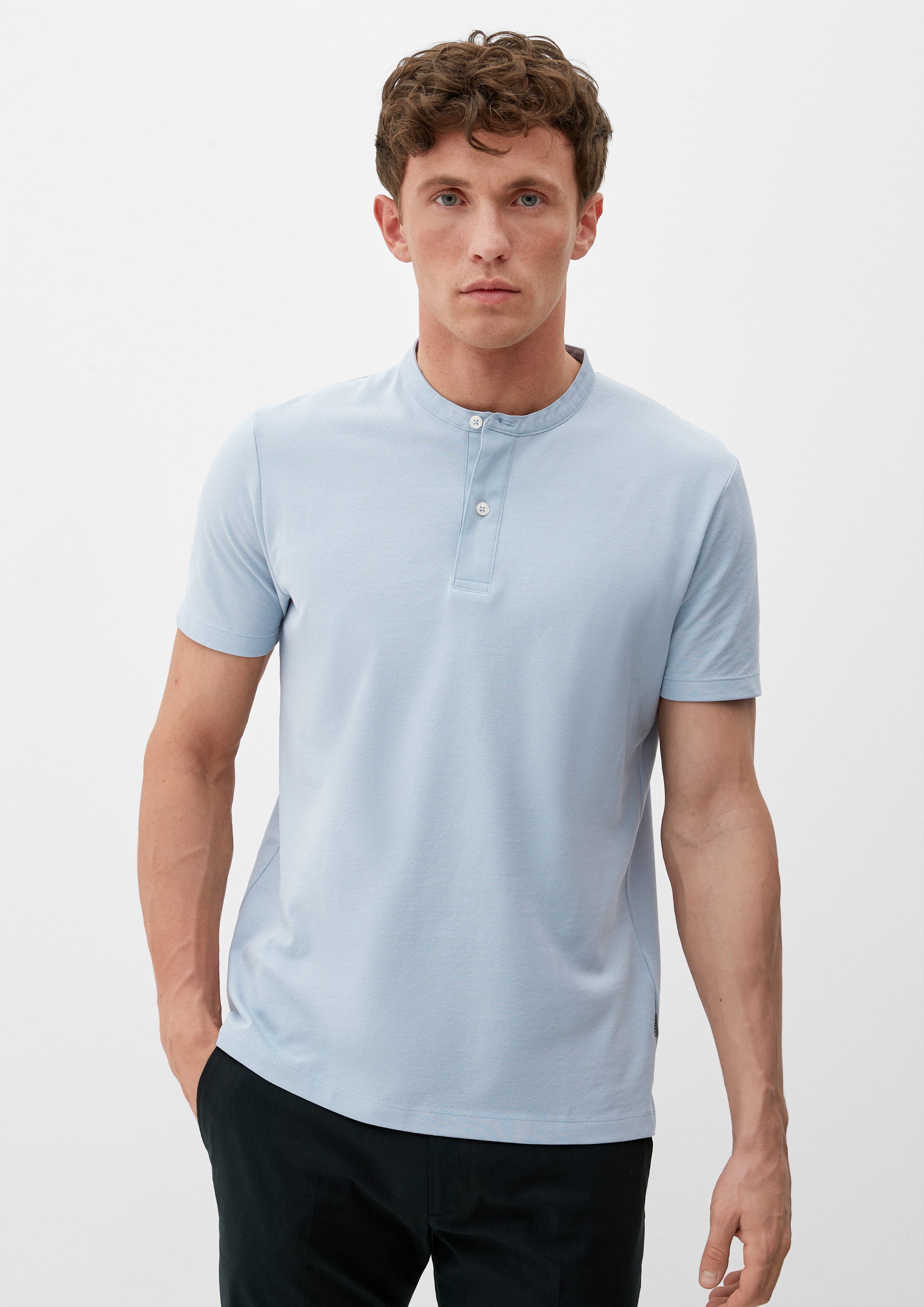 s.Oliver Kurzarmshirt T-Shirt mit Henleyausschnitt hellblau