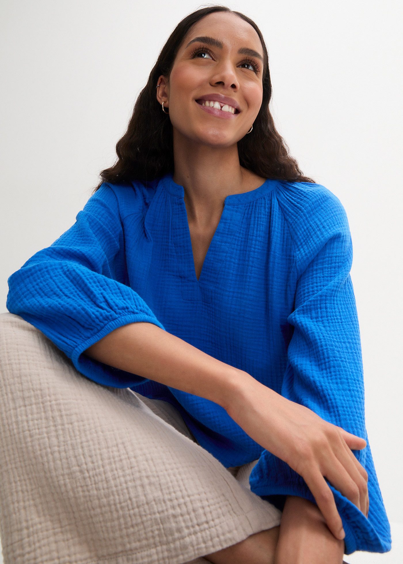 bonprix Shirtbluse aus Musselin, mit V-Ausschnitt und 3/4-Ärmeln günstig online kaufen