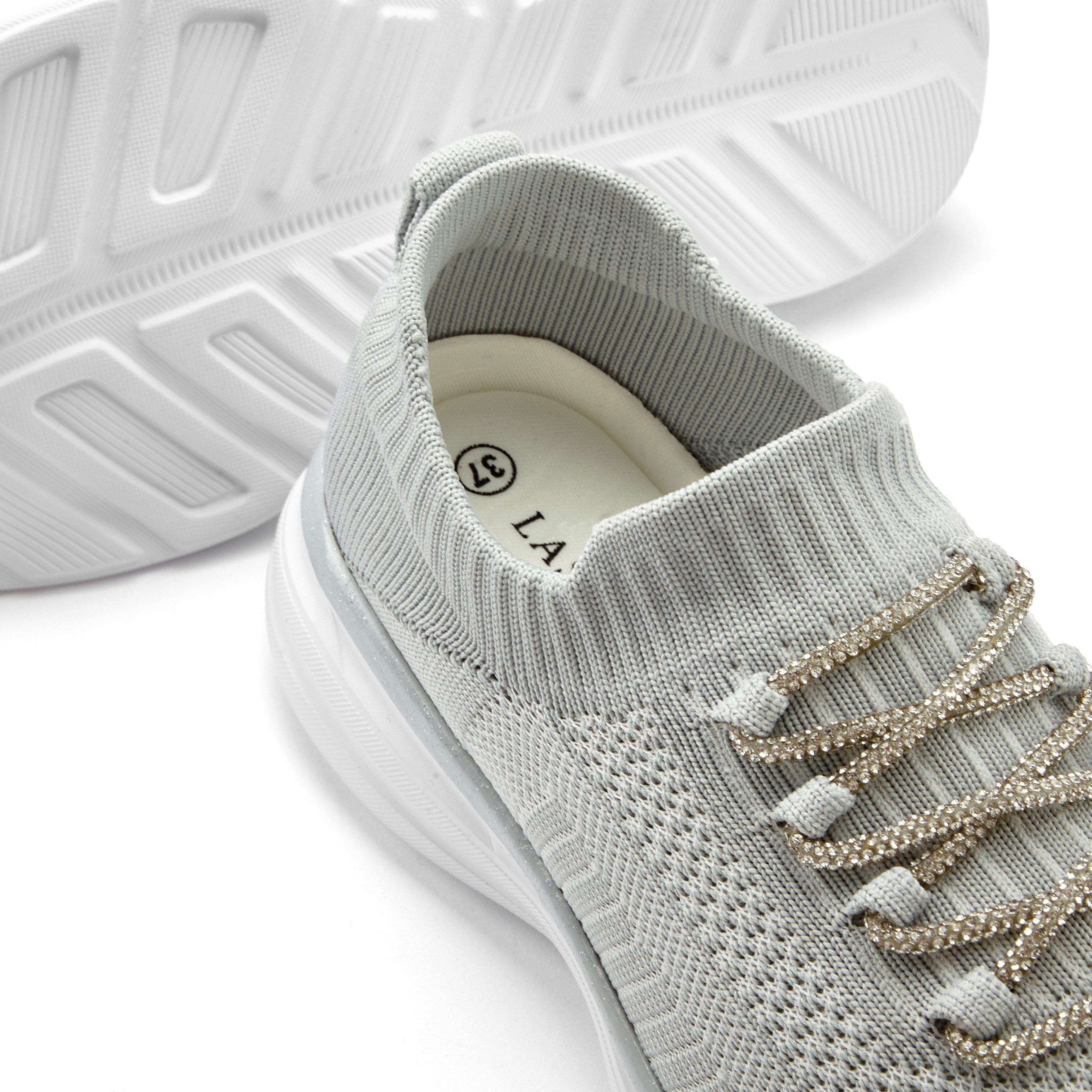 LASCANA Slip-On-Sneaker, Slipper, Freizeitschuh, Sneaker mit modischer Glitzerschnürung VEGAN