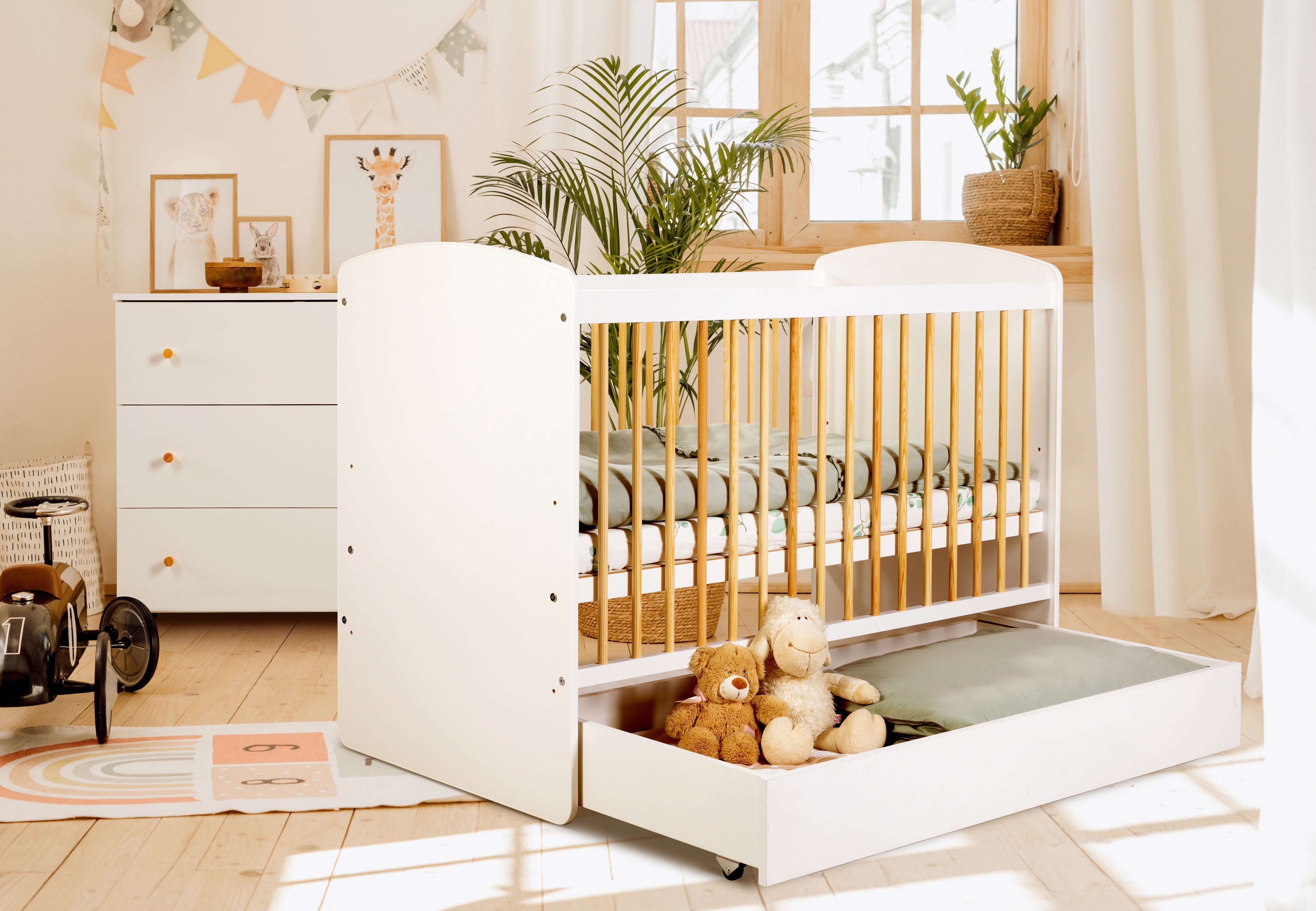 Babybett Kinderbett Sophie umbaubar 120×60 Weiß Schublade Matratze 9 cm