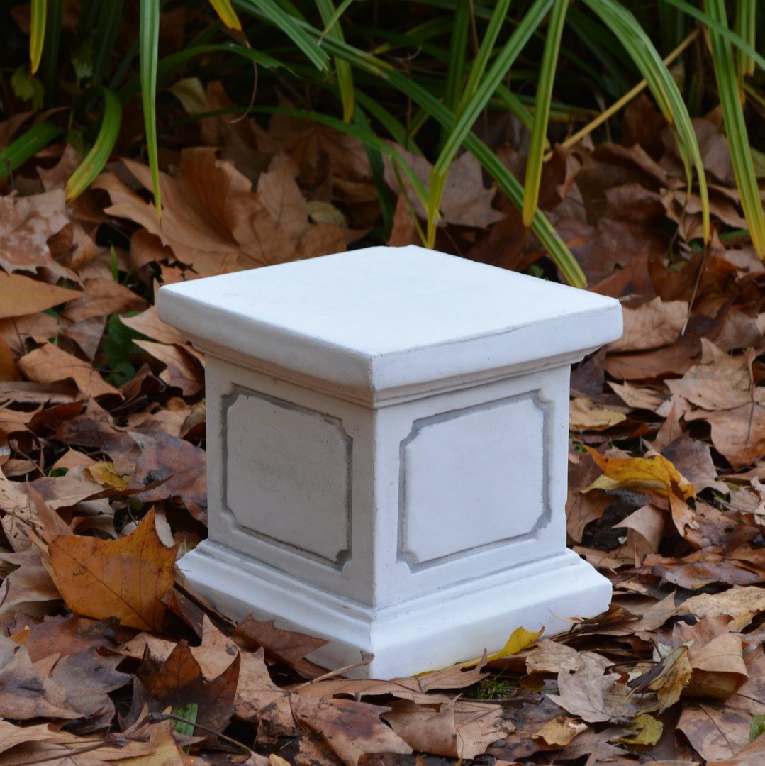 gartendekoparadies.de Gartenfigur Kleiner quadratischer Sockel Podest, günstig online kaufen
