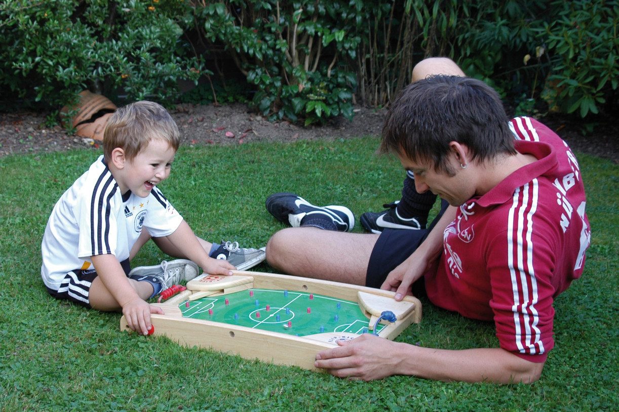 Bartl Tischfußballspiel Flip Kick Deluxe (Set, 1-tlg., 1), sehr stabil, gewölbte Spielfläche