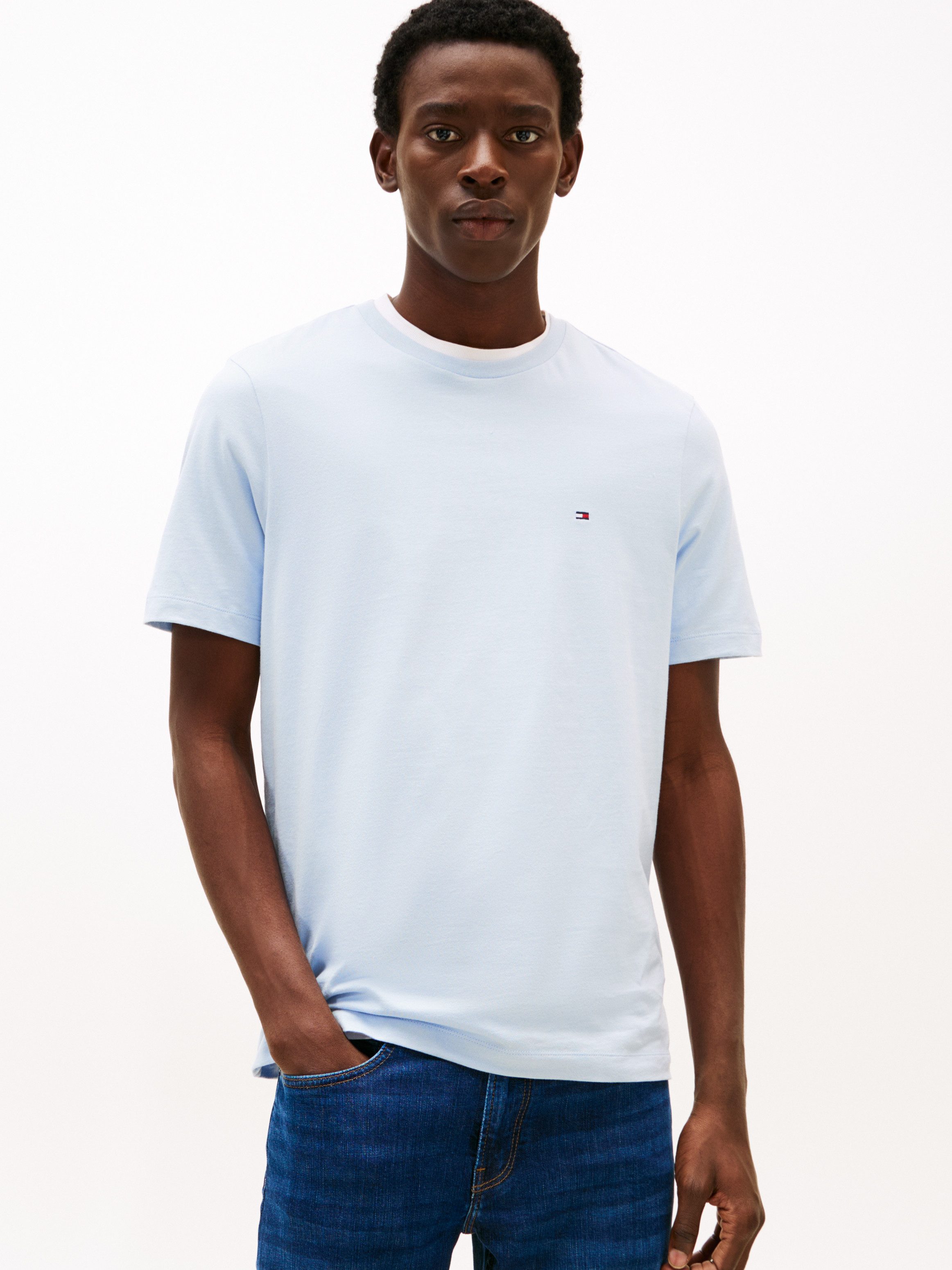 Tommy Hilfiger T-Shirt ESSENTIAL REG FIT SOLID TEE mit Stickerei und Rundha günstig online kaufen