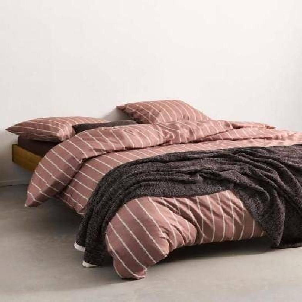 Plaid Rivar in Aubergine, Marc O'Polo Home