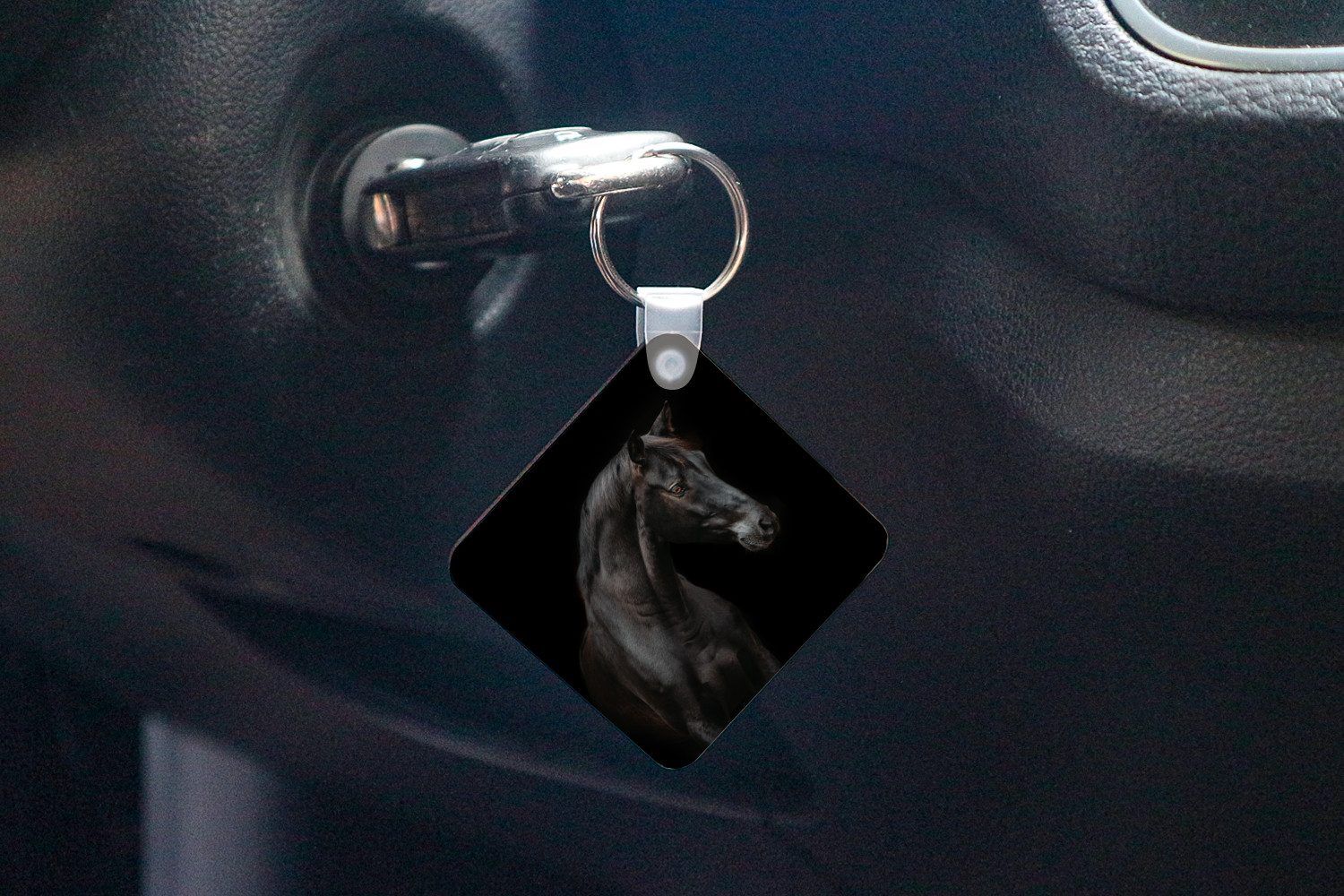 MuchoWow Schlüsselanhänger Pferd - Tiere - Schwarz - Porträt, Quadratisch, Accessoire Auto / Haus / Rucksack / Handtasche, 5x5 cm