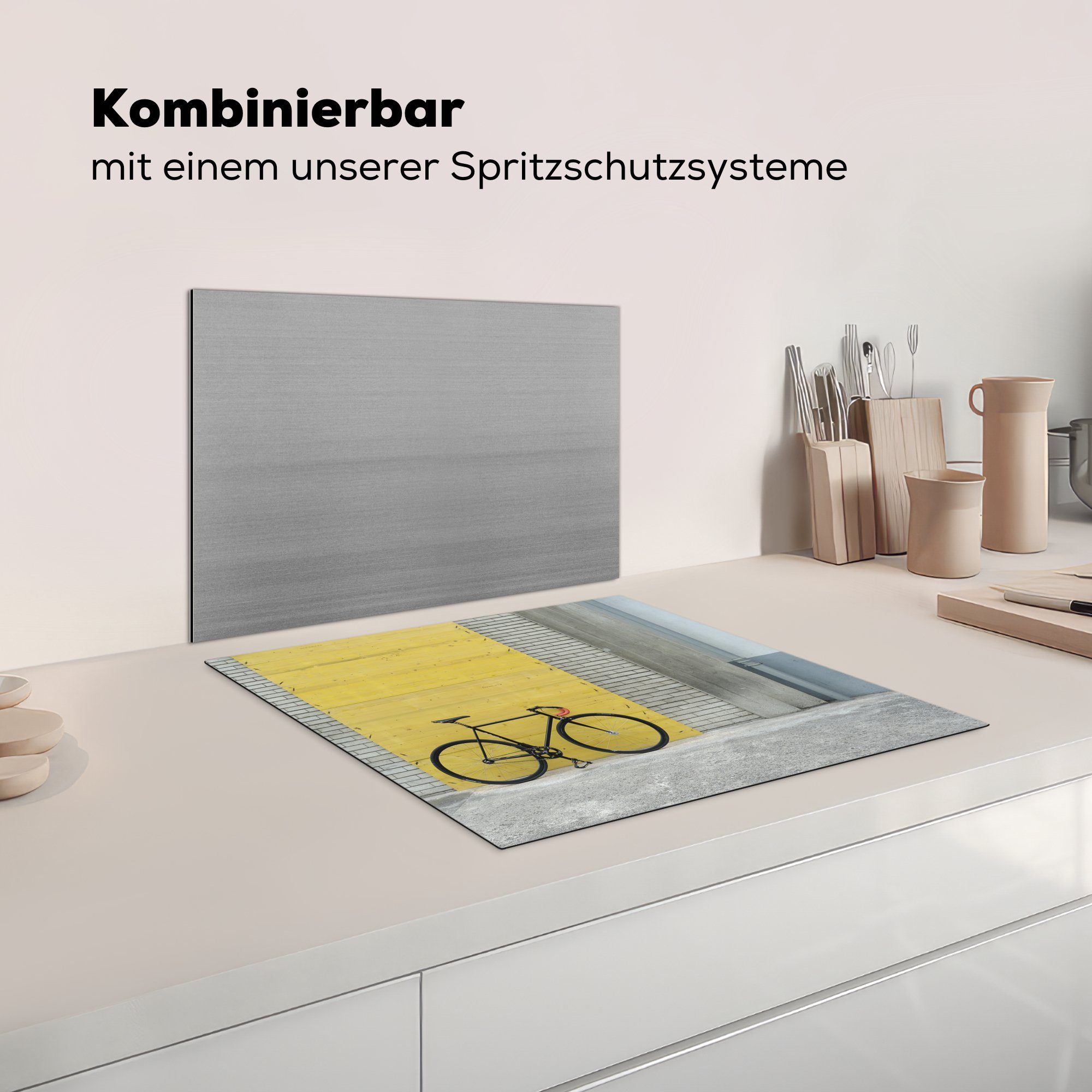 die MuchoWow küche, für 59x52 tlg), Rennrad (1 Ceranfeldabdeckung Induktionsmatte Ein cm, Herdblende-/Abdeckplatte vor Hintergrund, Vinyl, industriellen einem