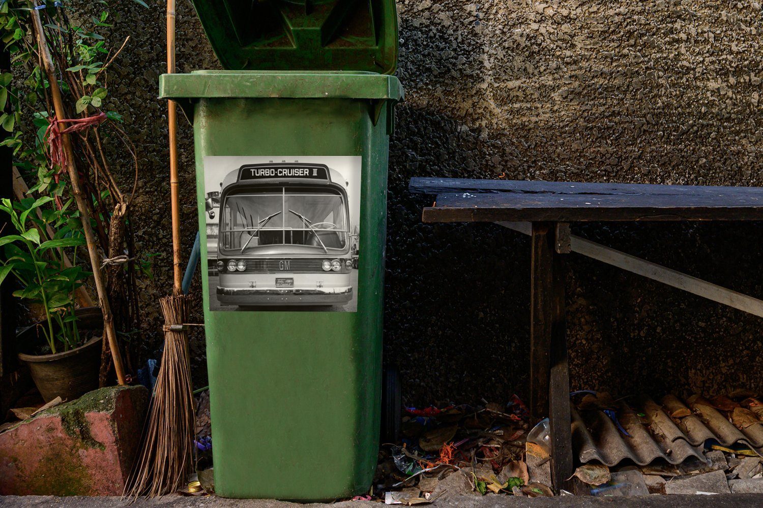 MuchoWow Wandsticker St), Abfalbehälter Container, Sticker, - - Vintage Mülleimer-aufkleber, Bus (1 Mülltonne, - Schwarz Weiß