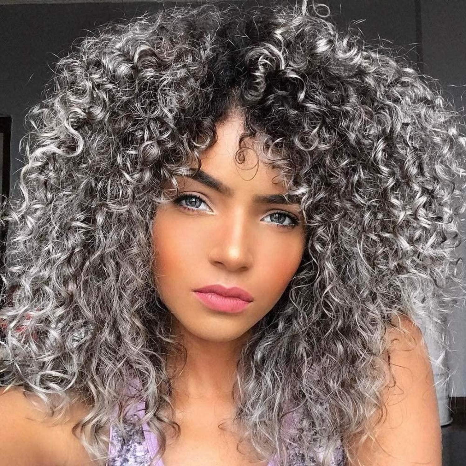 LuxusKollektion Kunsthaarperücke Perücke Afro Damen Ombre Silber Lockig Pony grau