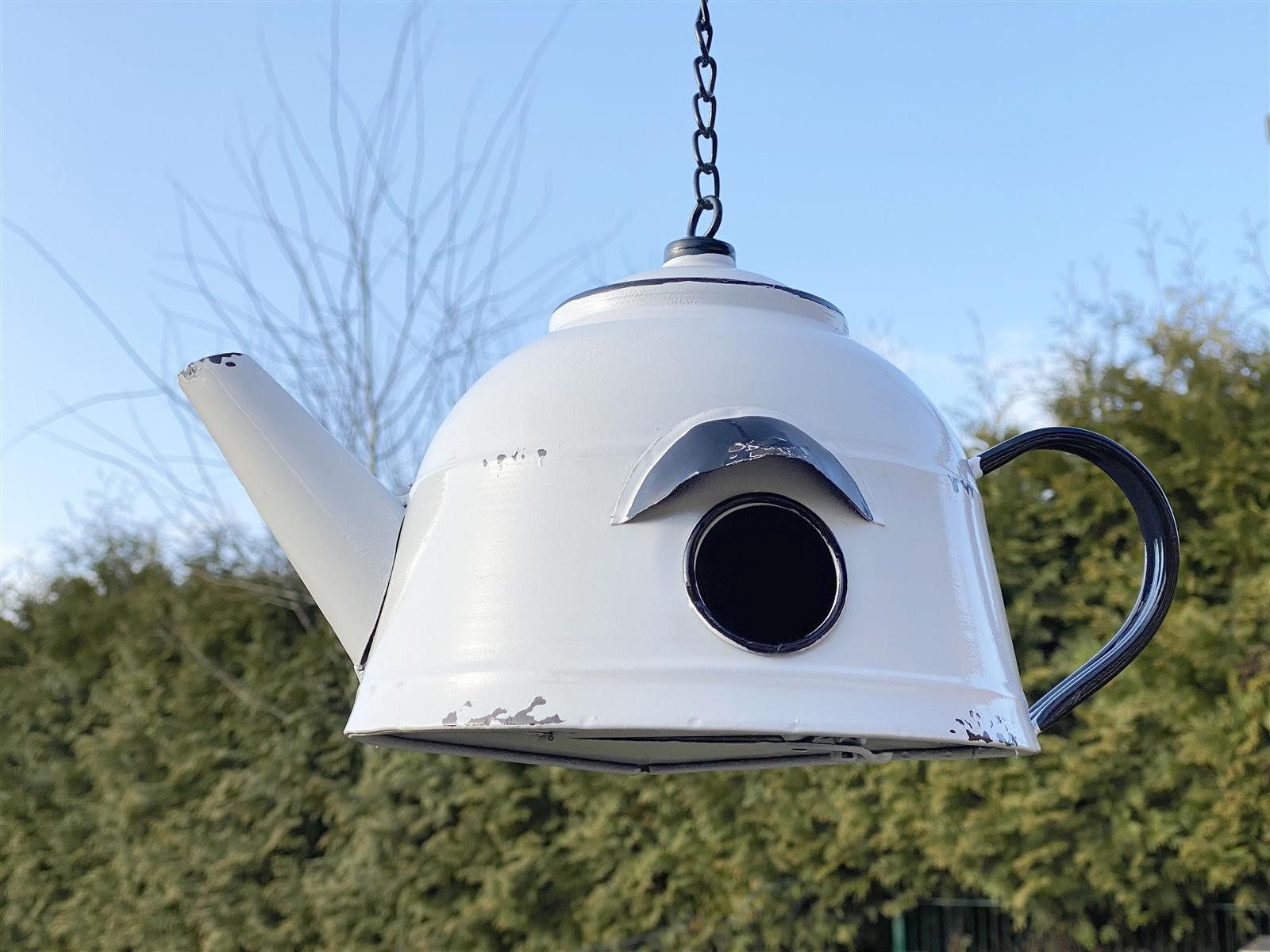 DanDiBo Vogelhaus zum Aufhängen Metall Deko Teekessel wetterfest 521862 Nistkasten, Putzklappe Futterstation für Vögel Shabby Kette Metallkanne